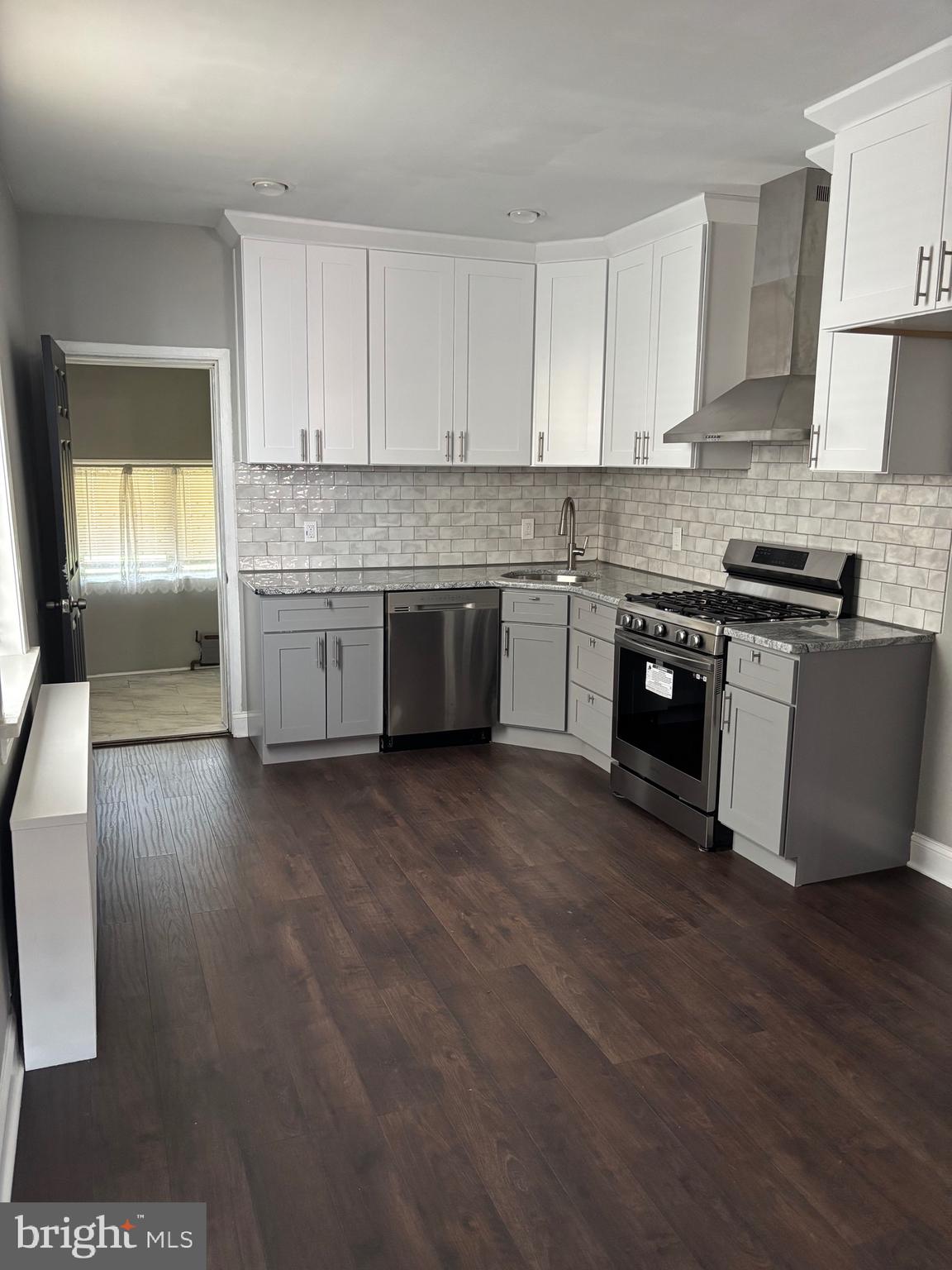 3167 E THOMPSON STREET