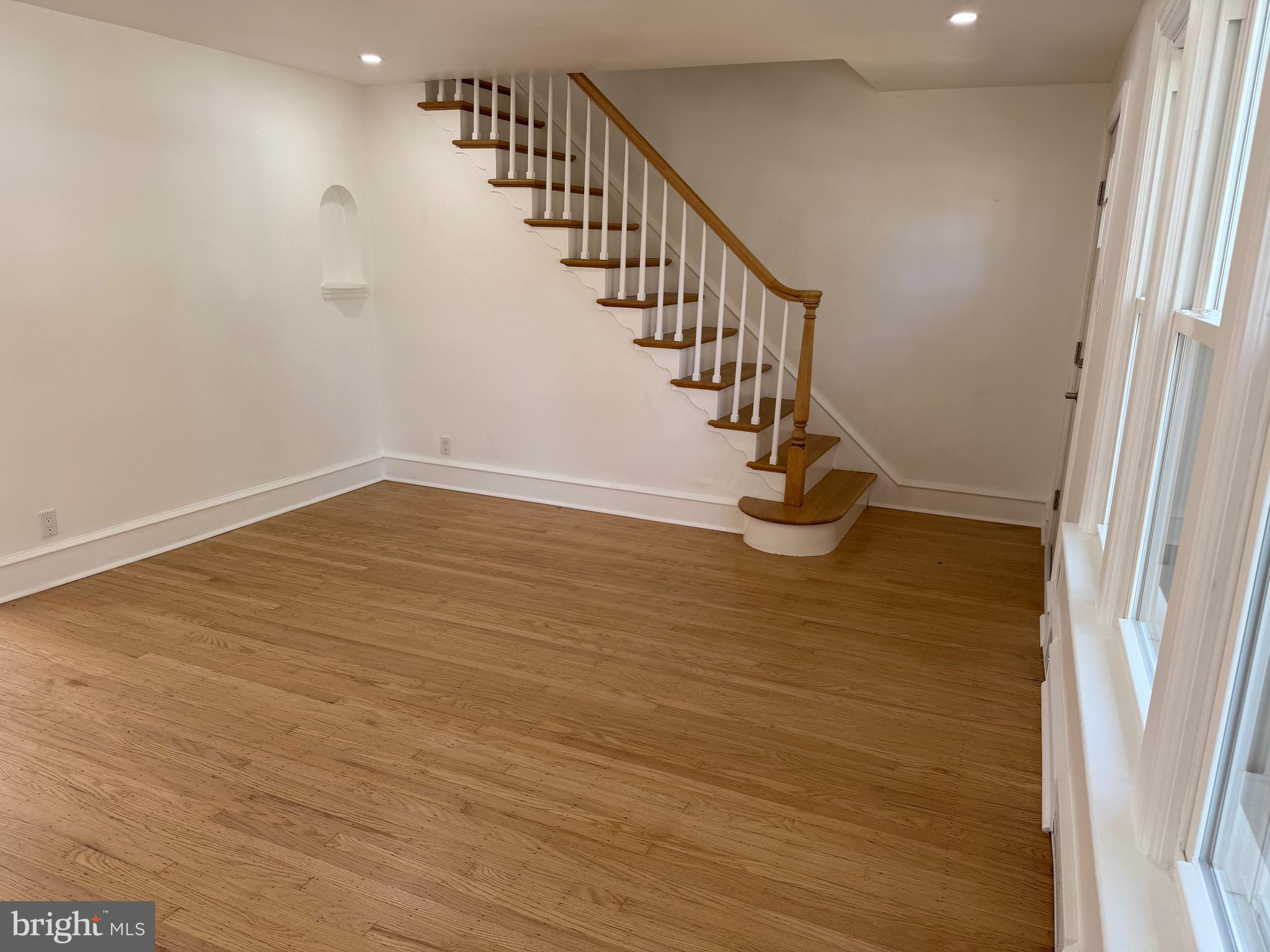 6 W SUMMERFIELD AVENUE