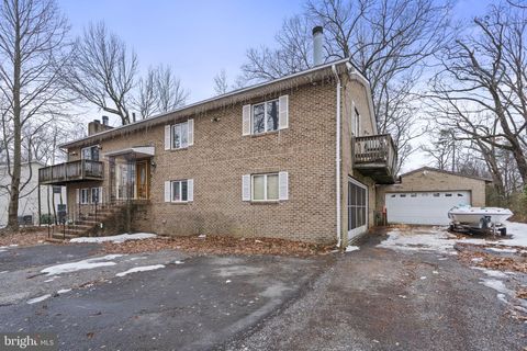 Homes For Sale - 7811 Heflin Drive<br/> CLINTON, MD 20735