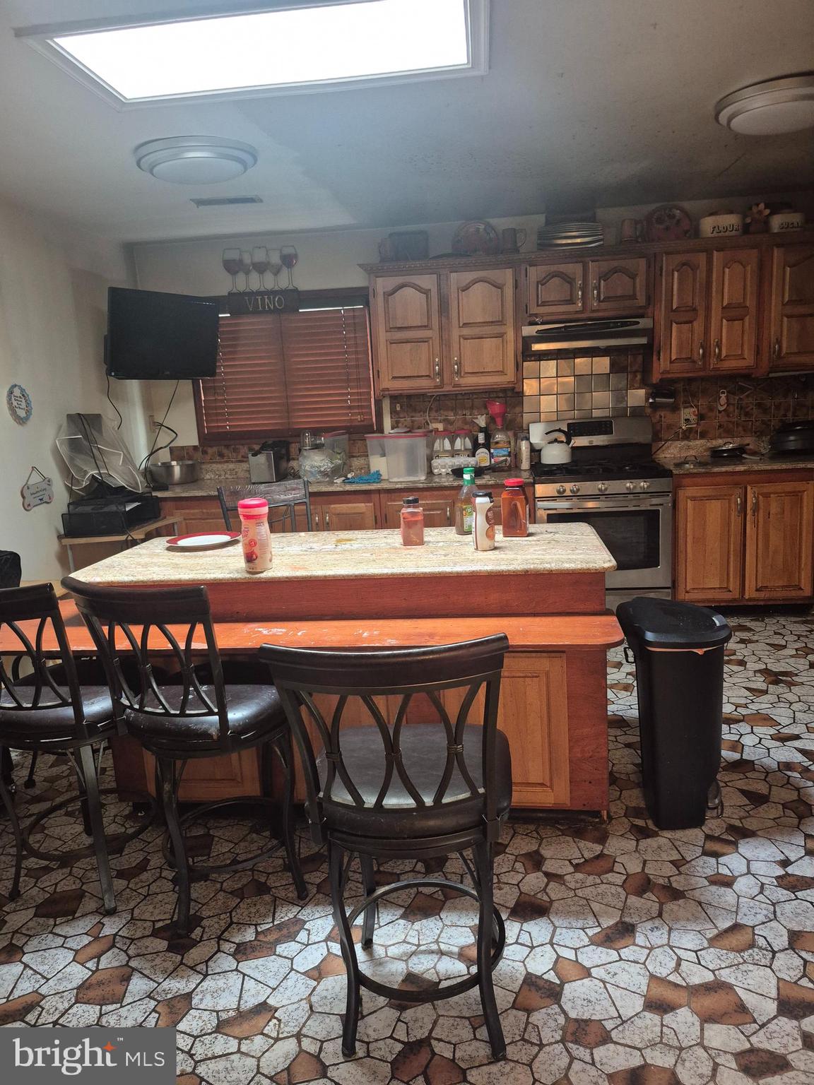 CHARLES G SCHULTZ - Residential