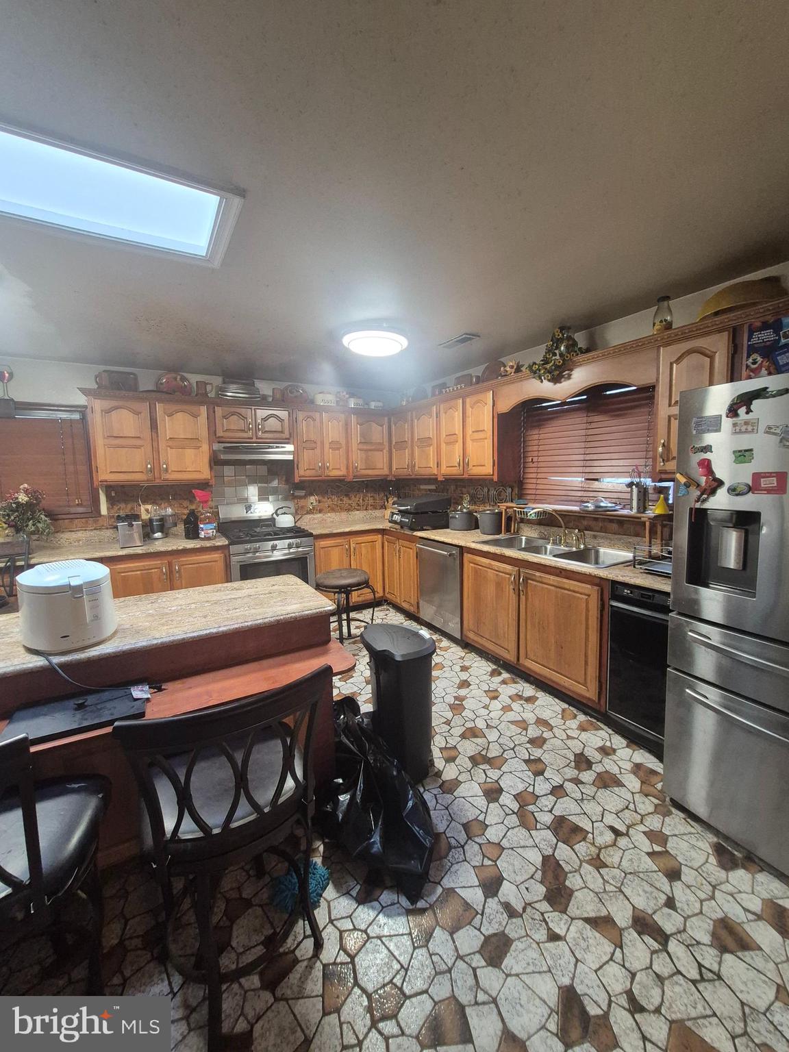 CHARLES G SCHULTZ - Residential