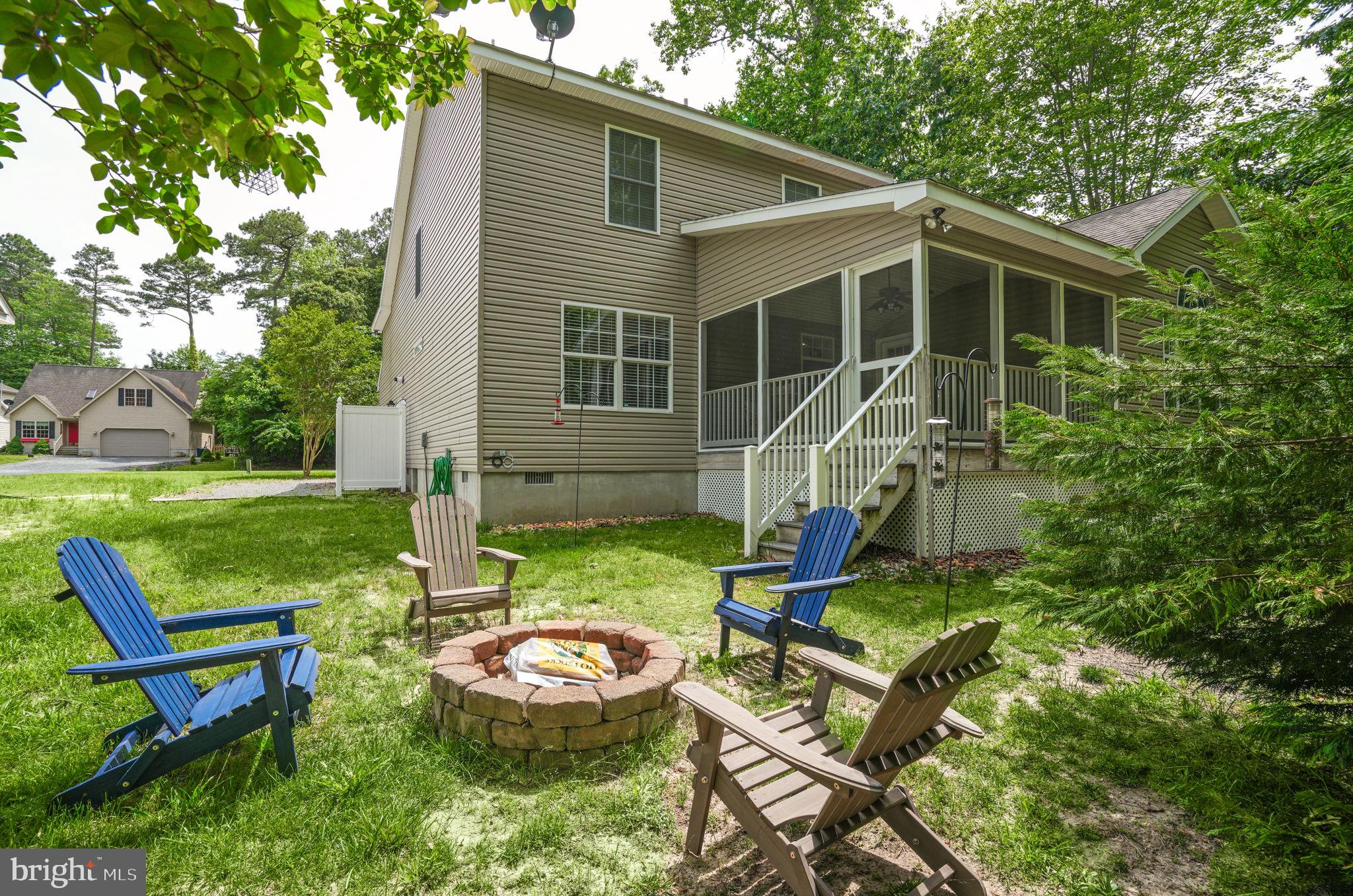 CAPTAIN'S COVE - Residential