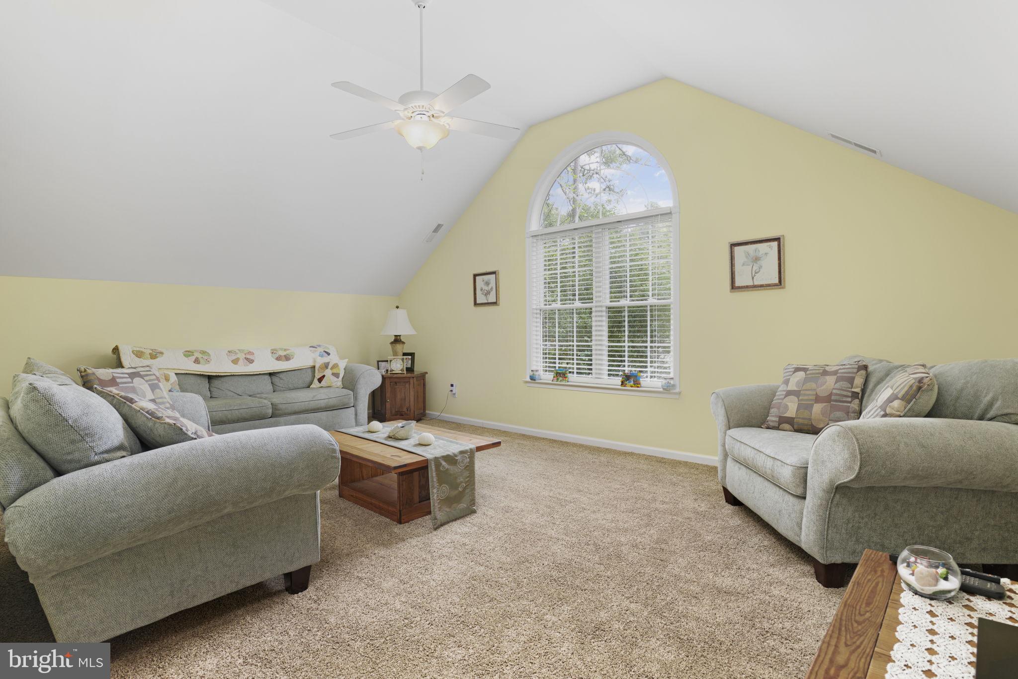 CAPTAIN'S COVE - Residential