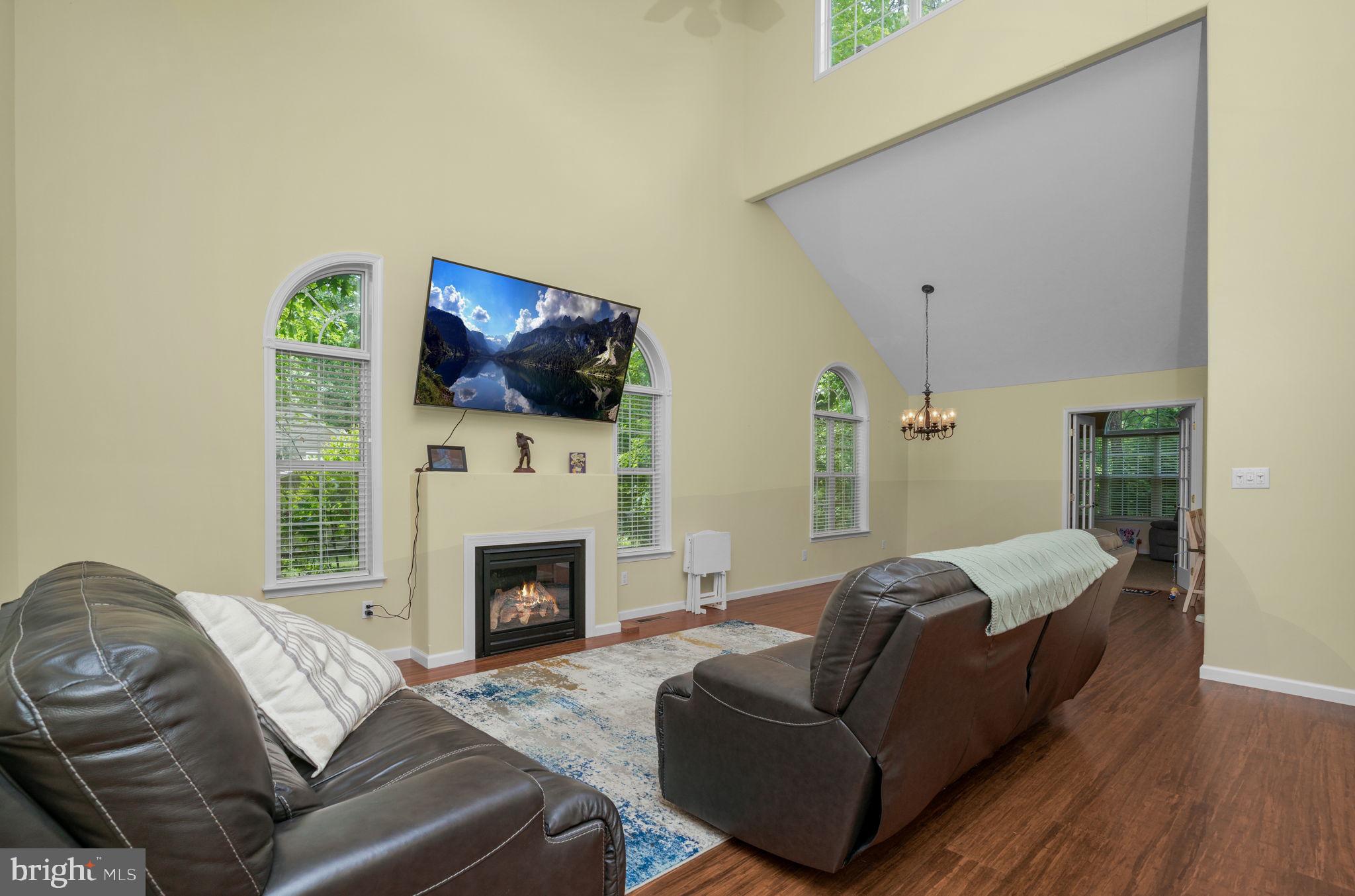 CAPTAIN'S COVE - Residential