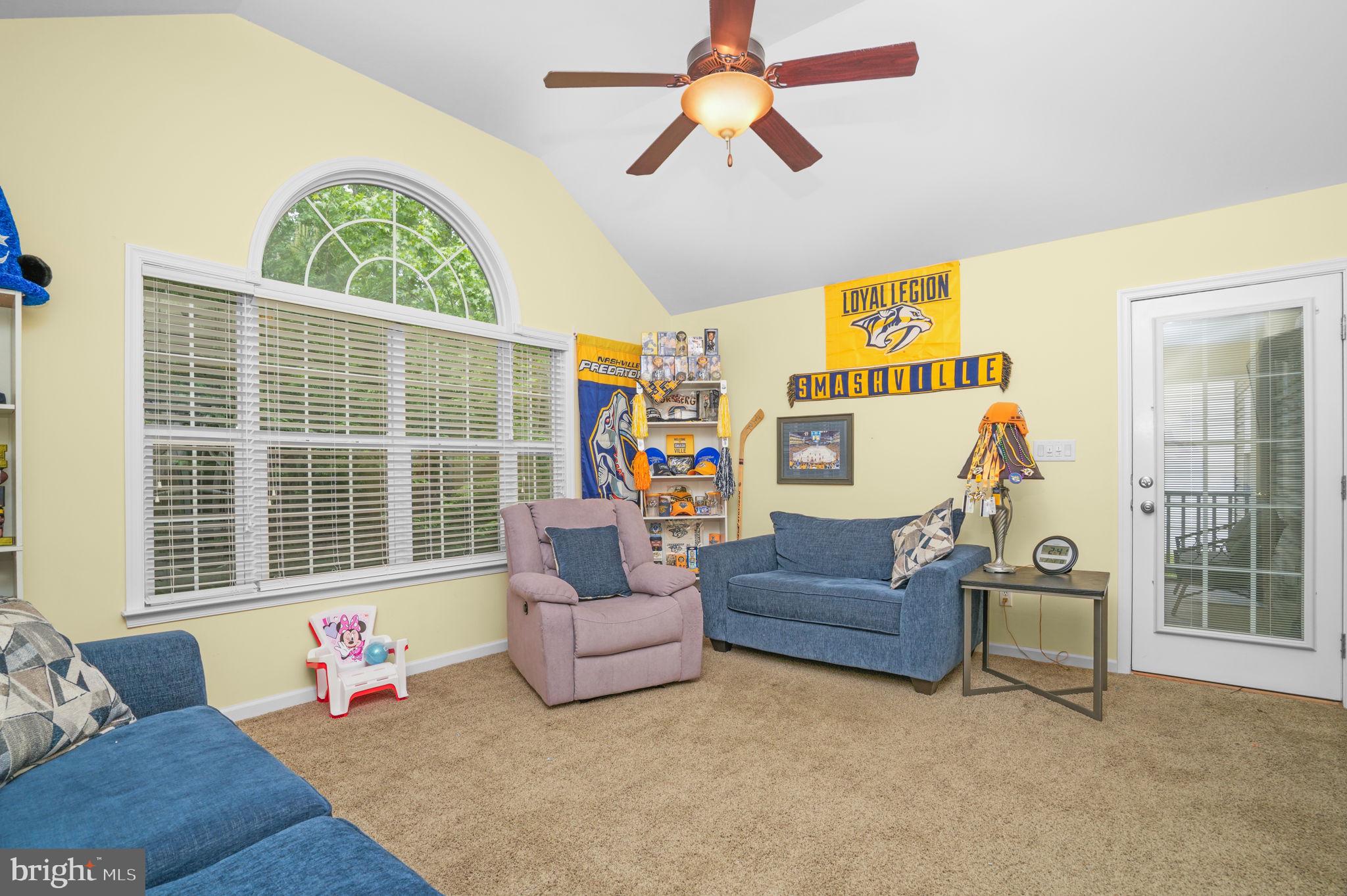 CAPTAIN'S COVE - Residential