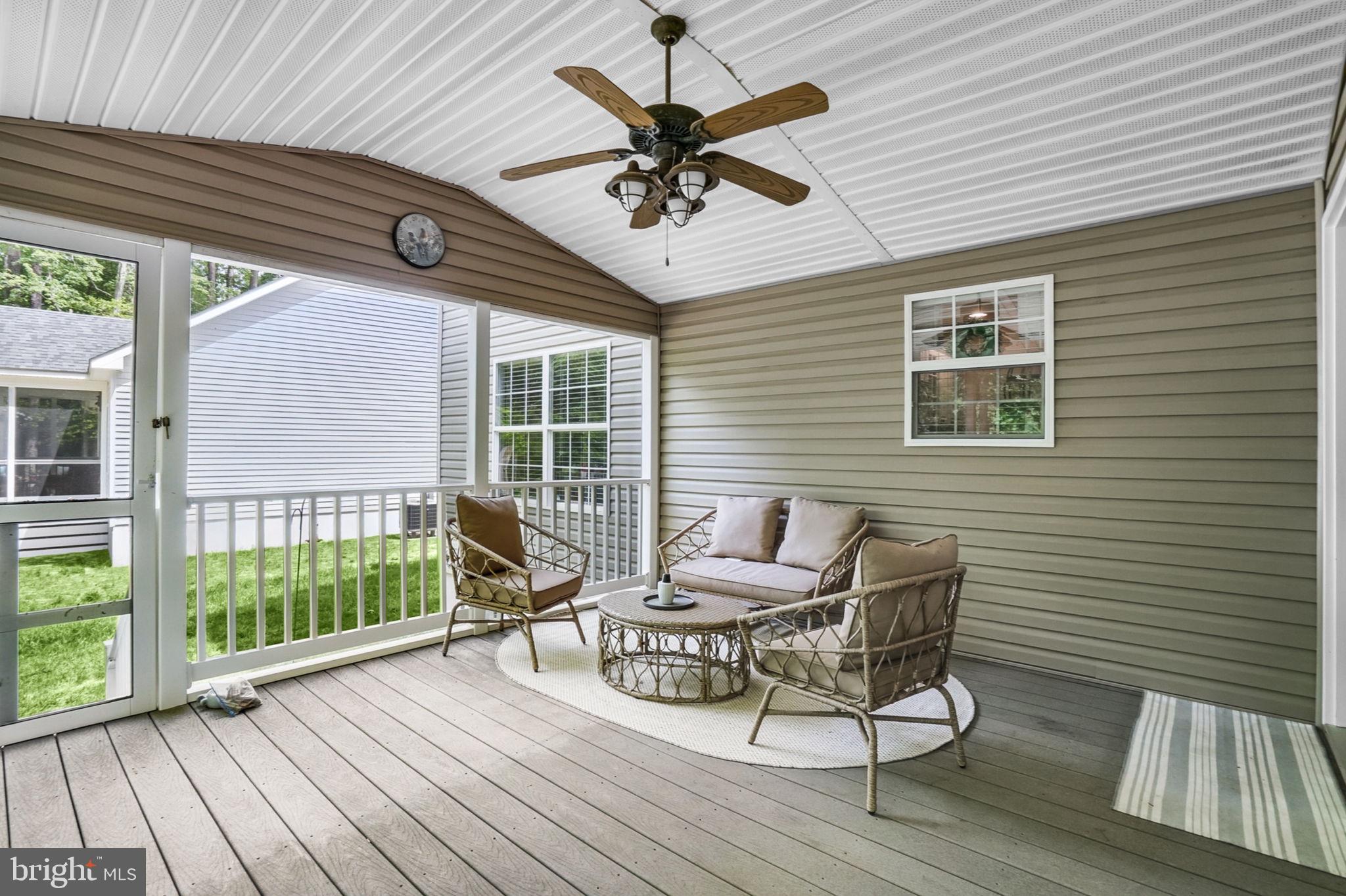 CAPTAIN'S COVE - Residential