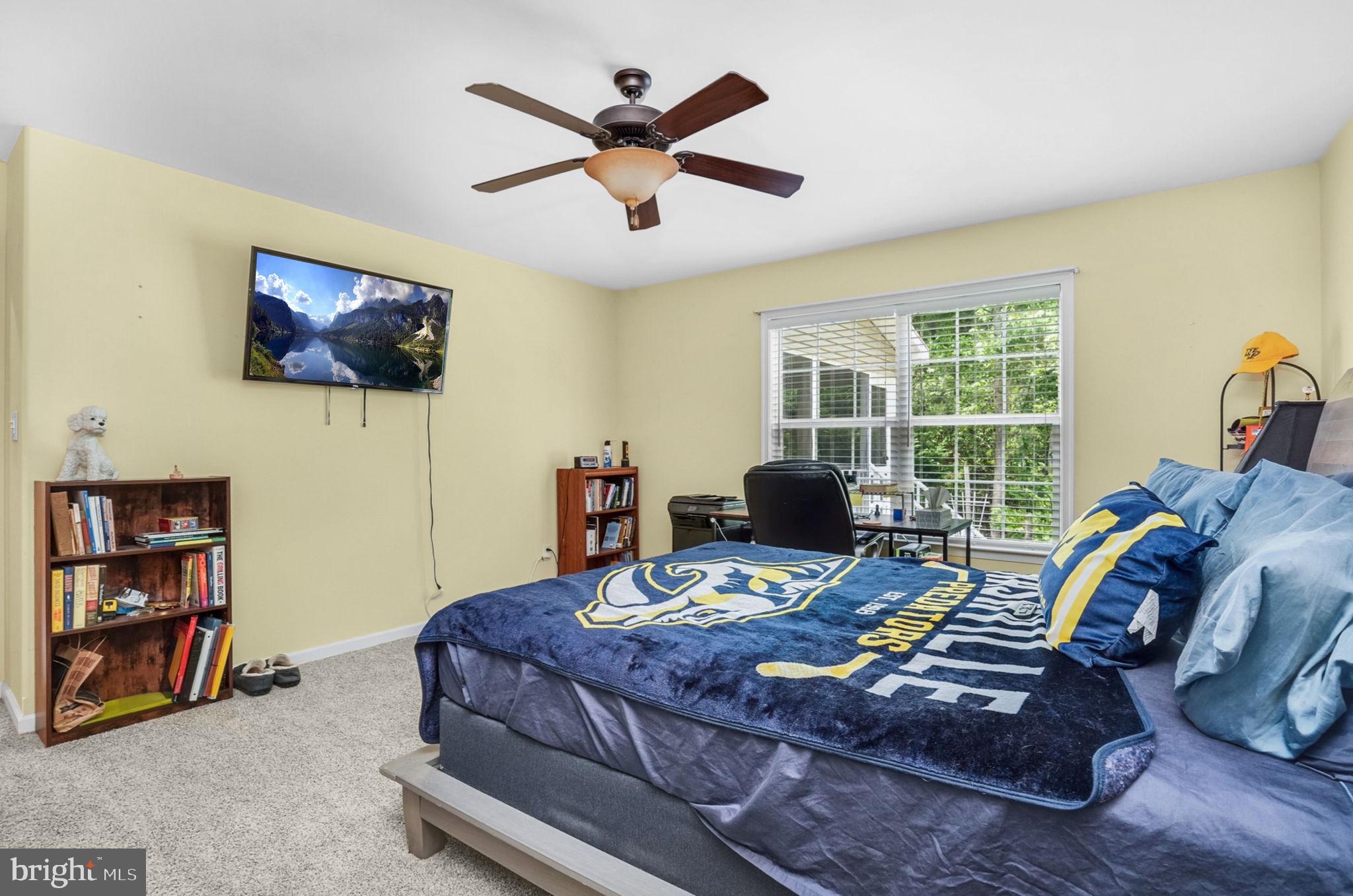 CAPTAIN'S COVE - Residential