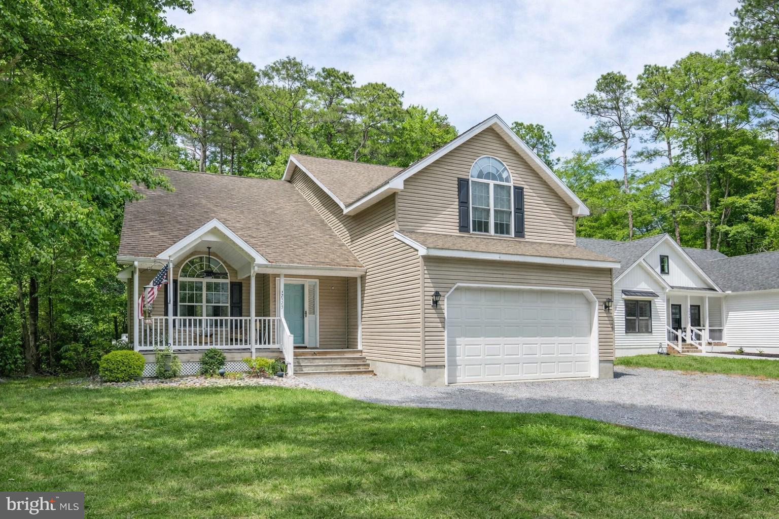 CAPTAIN'S COVE - Residential