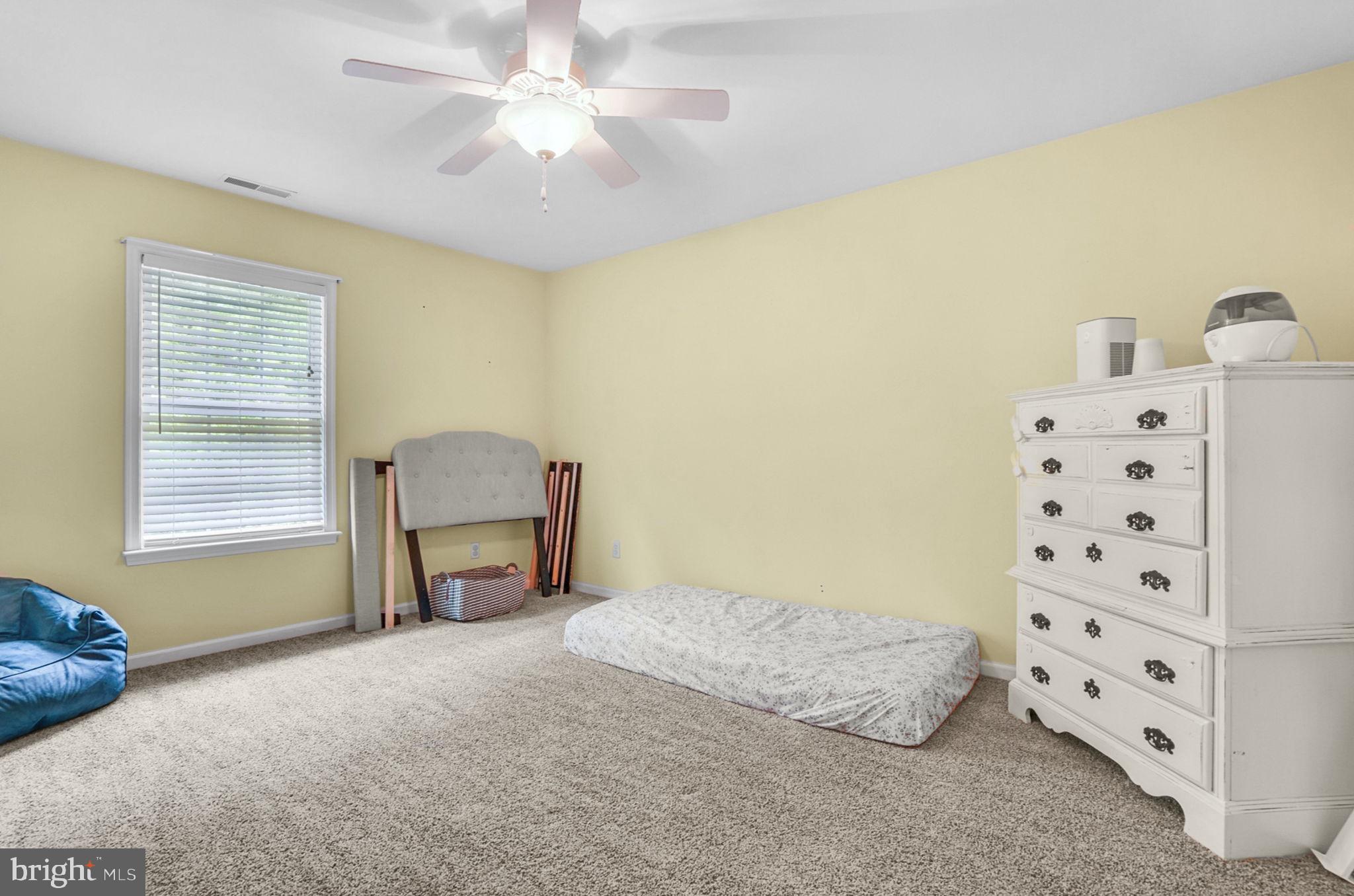 CAPTAIN'S COVE - Residential