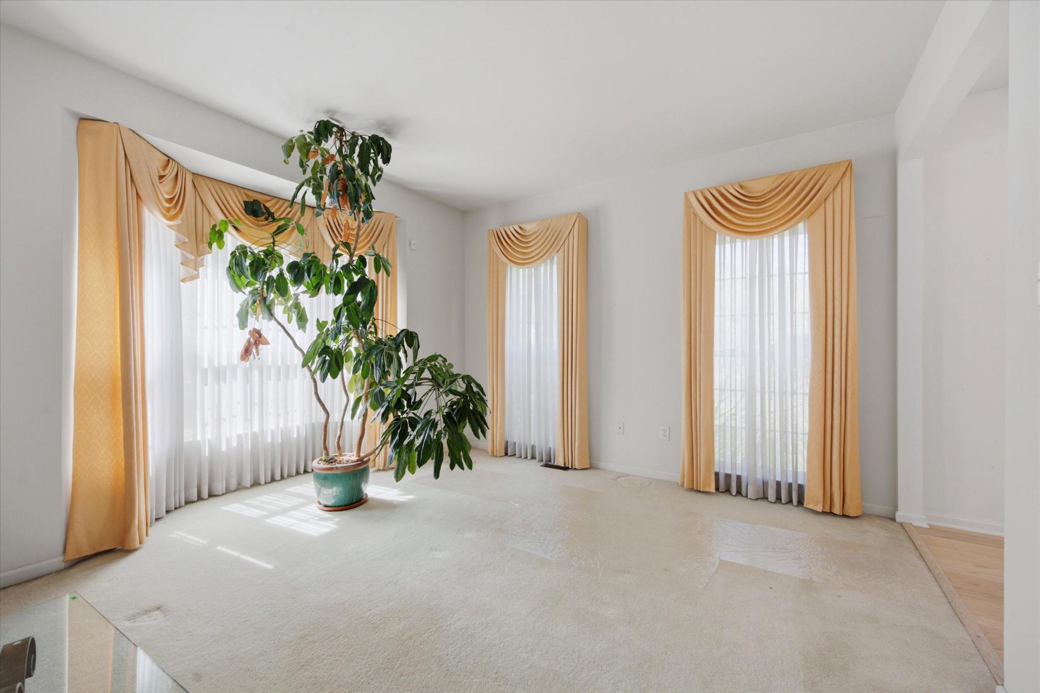 SUNNYBROOK - Residential