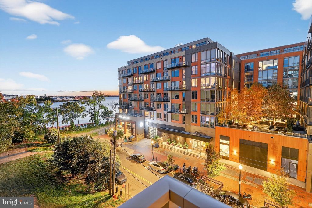 Photo of 88 V Street SW #509, WASHINGTON, DC 20024 (MLS # DCDC2229558)