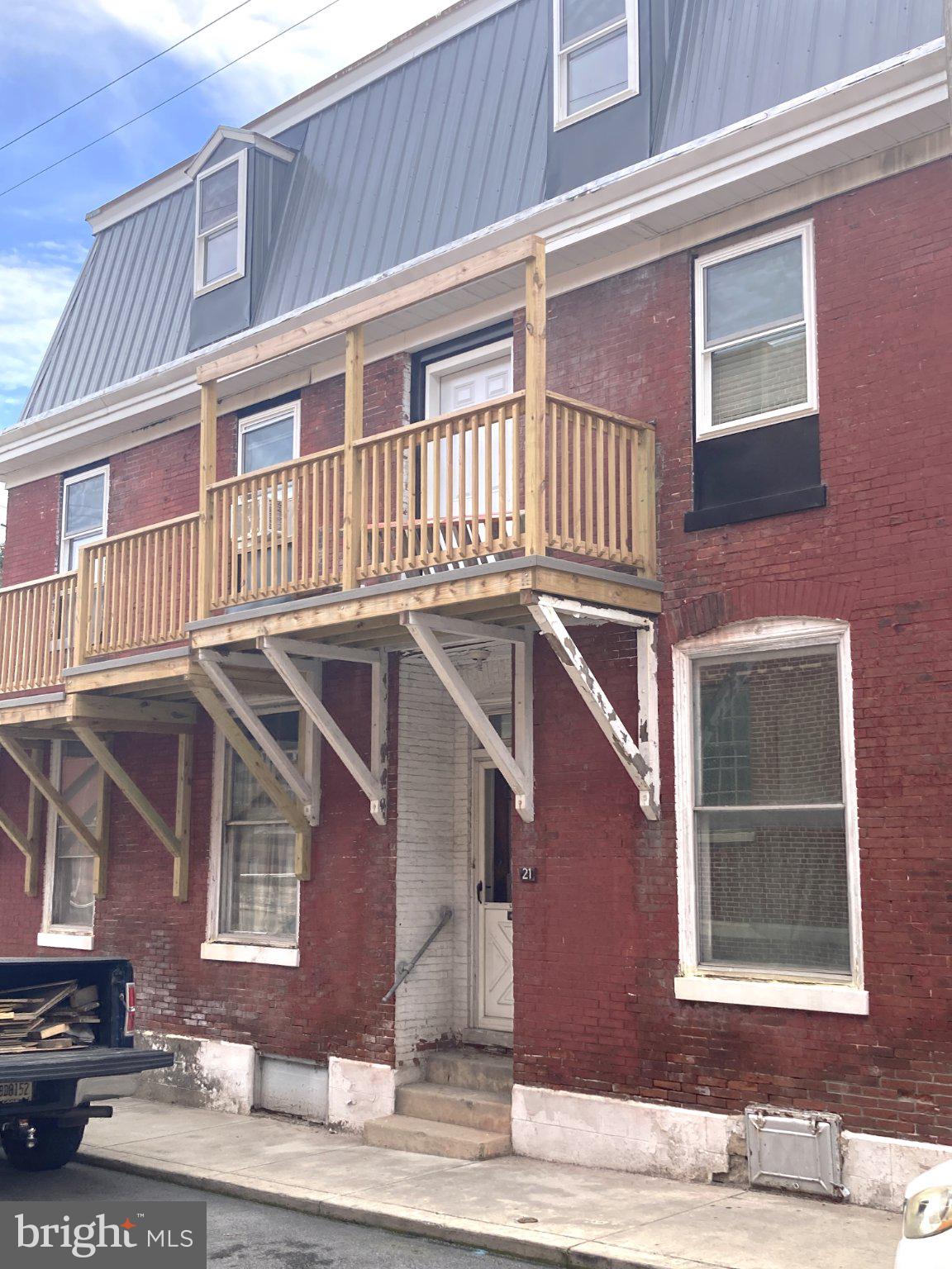 21 MARBLE STREET B