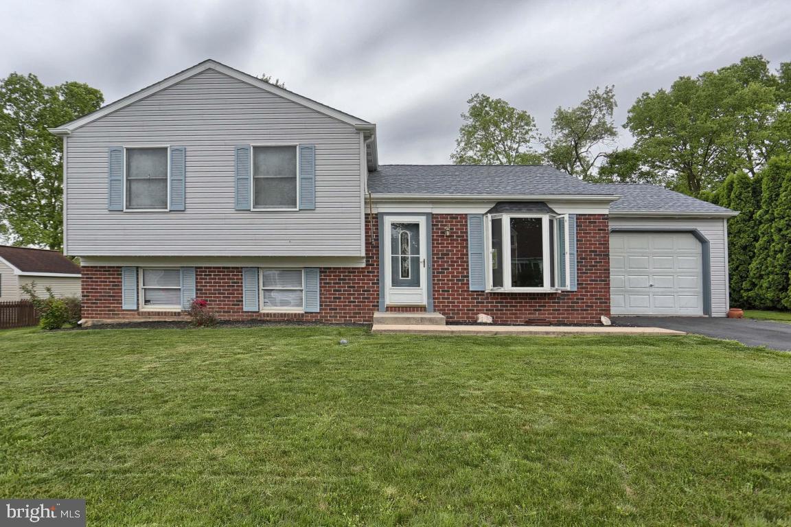 Awesome 4 BR 2 Full Bath Split Level in Donegal School Dist. Convenient Location to Harrisburg, York and Lancaster*New carpet 2015, New Paint 2016, Roof 2010, Great house with nice rear yard ( backs up to Farm Land). Lots to like!!!