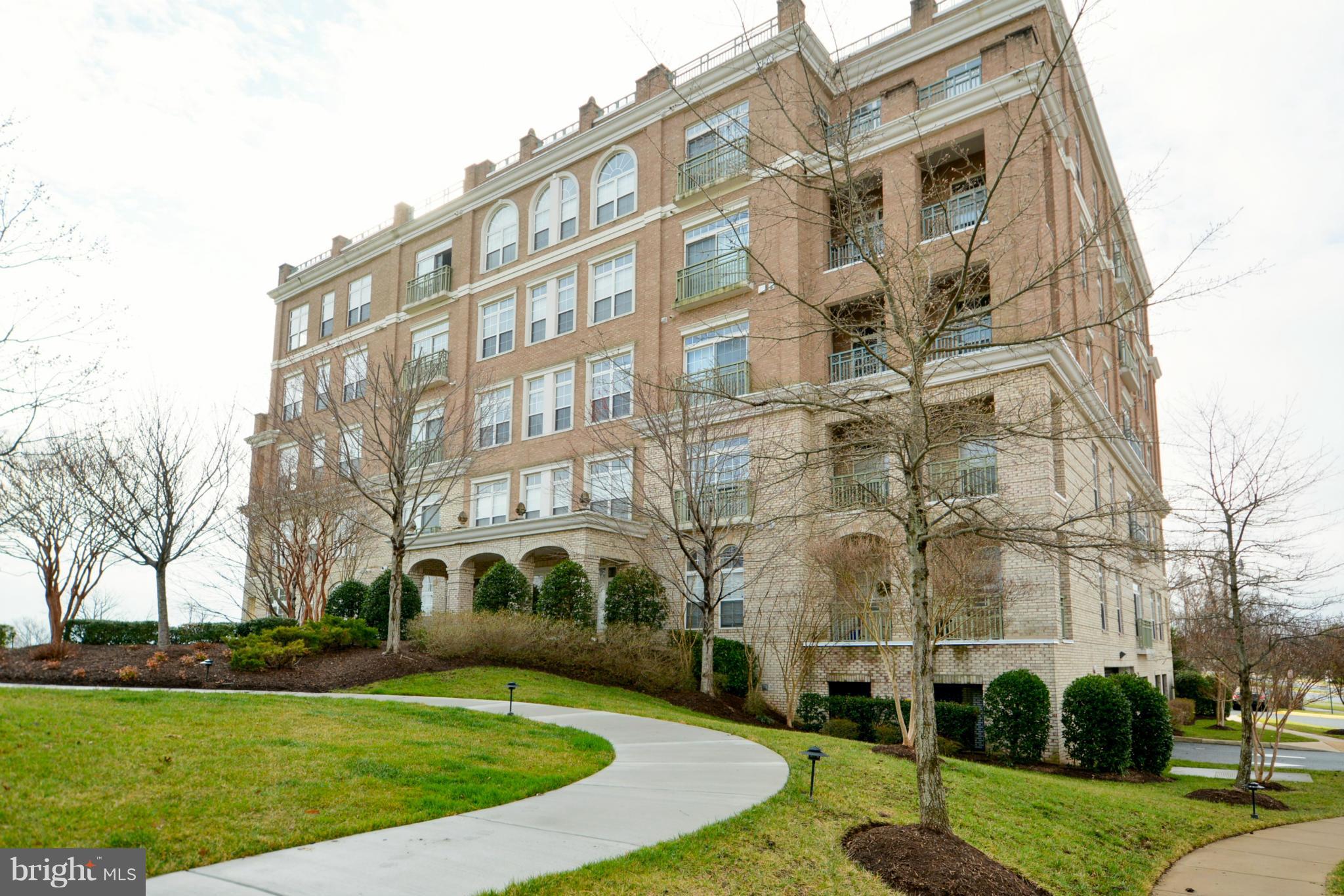 RIVER CLUB 1 AT BELMONT - Residential