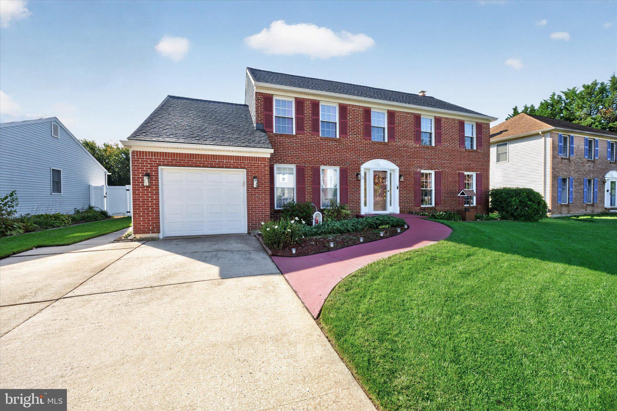 4 FERN COURT