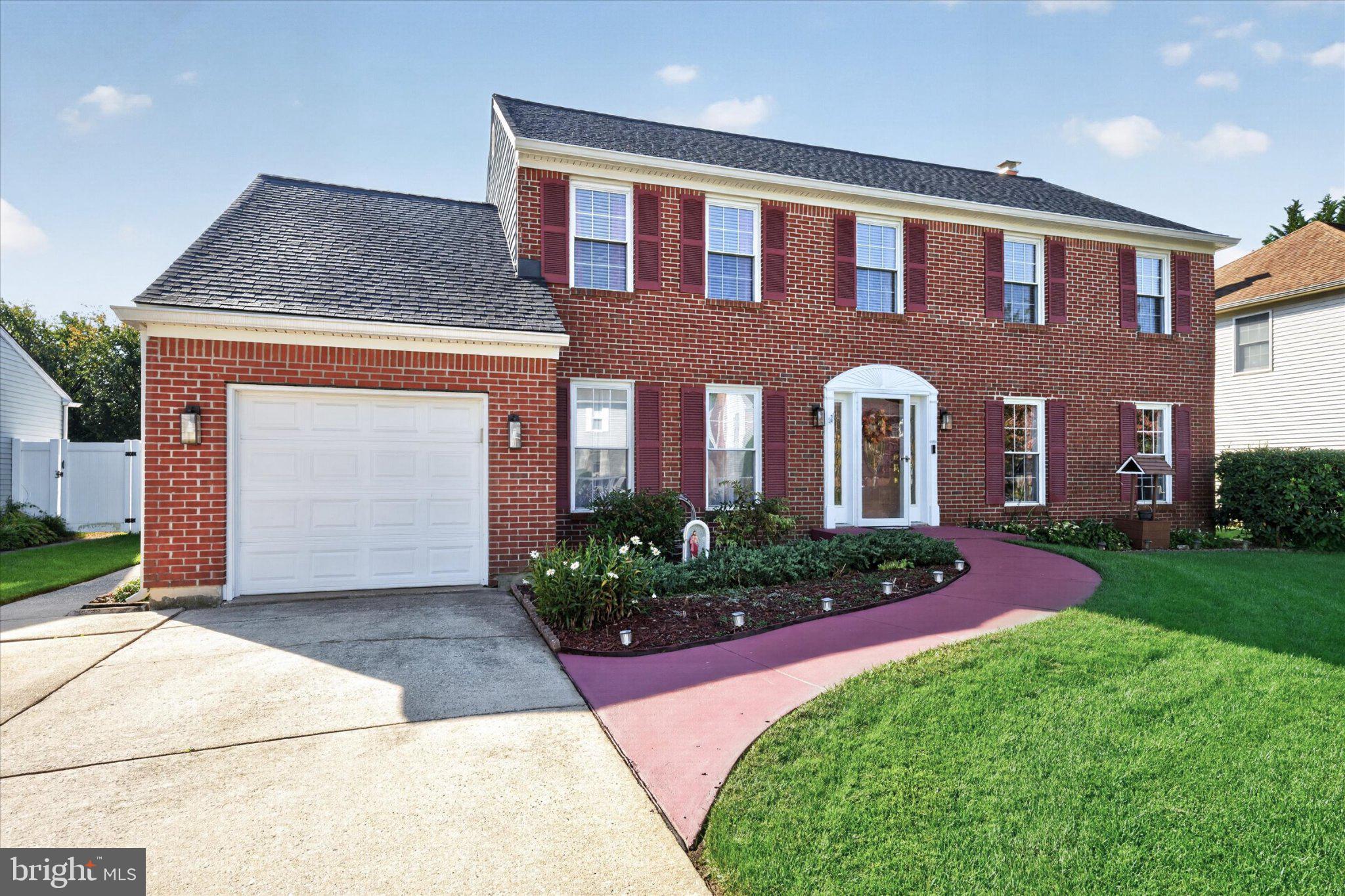 4 FERN COURT