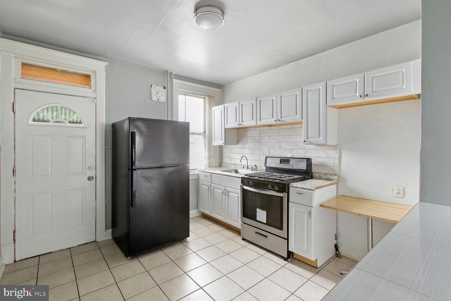 6745 WOODLEY