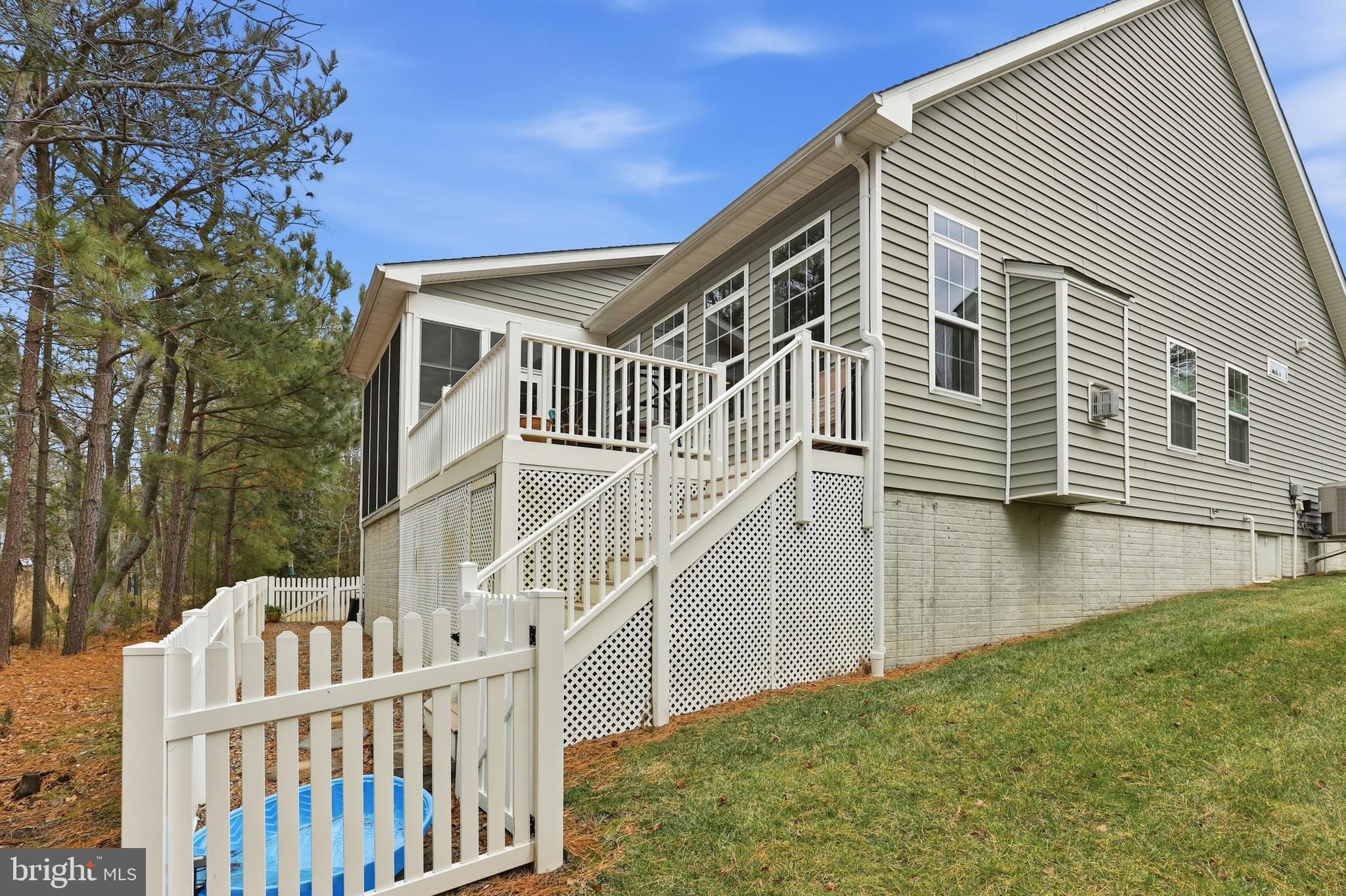 23712 HERRING REACH COURT