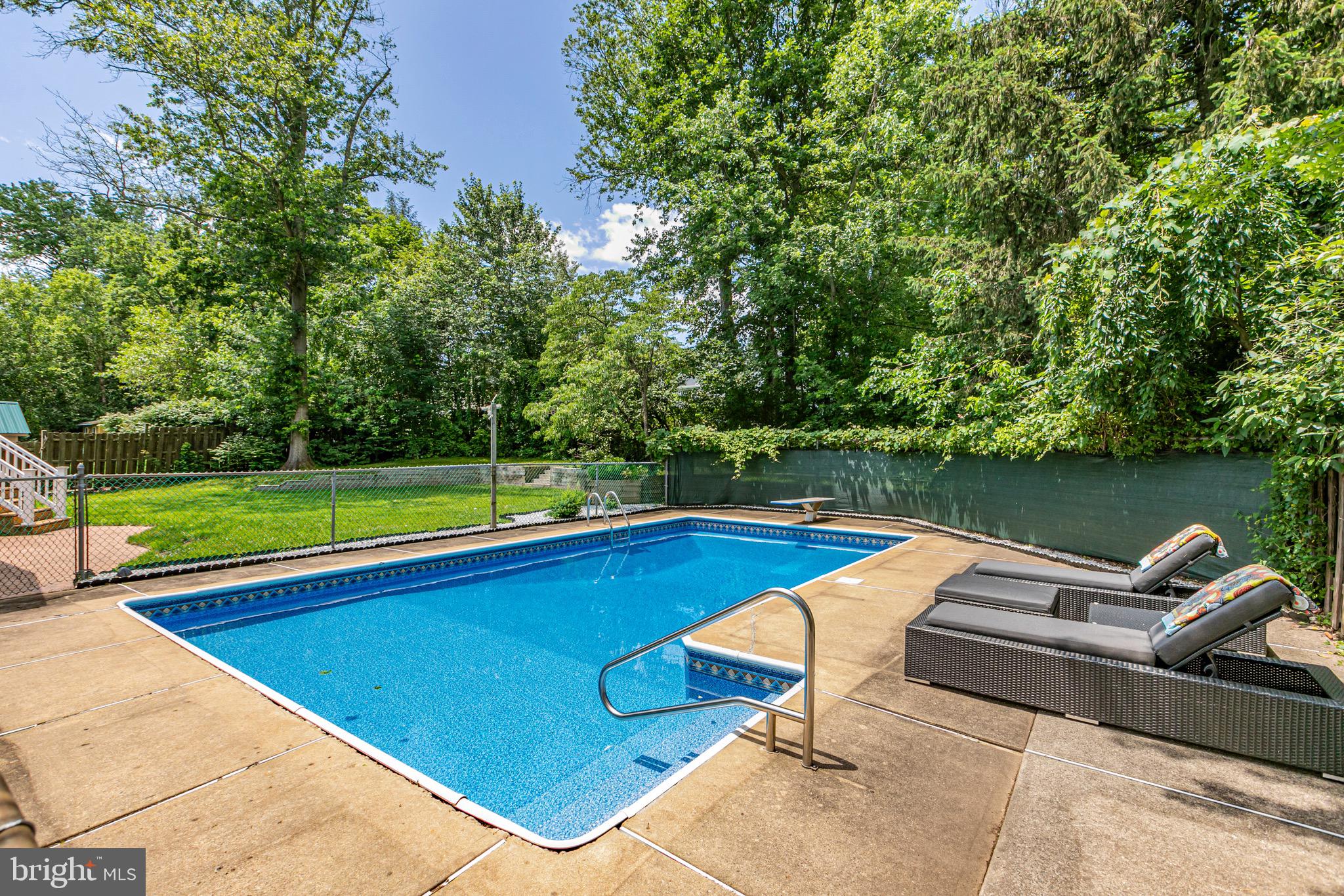 10 CAMELIA COURT