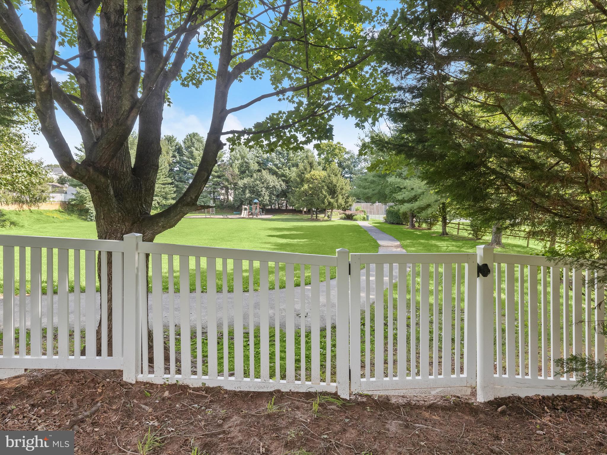 856 MARGO COURT