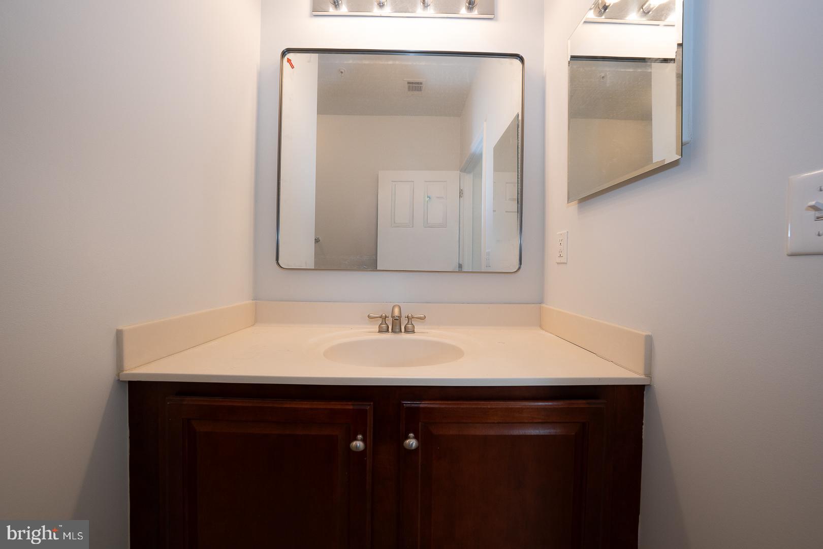 THE GRANDE AT RIVERVIEW - Residential Lease