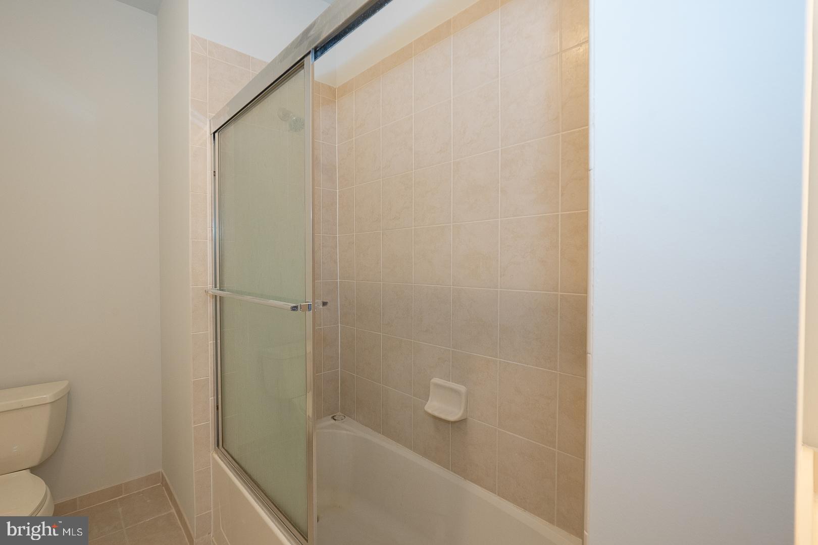 THE GRANDE AT RIVERVIEW - Residential Lease