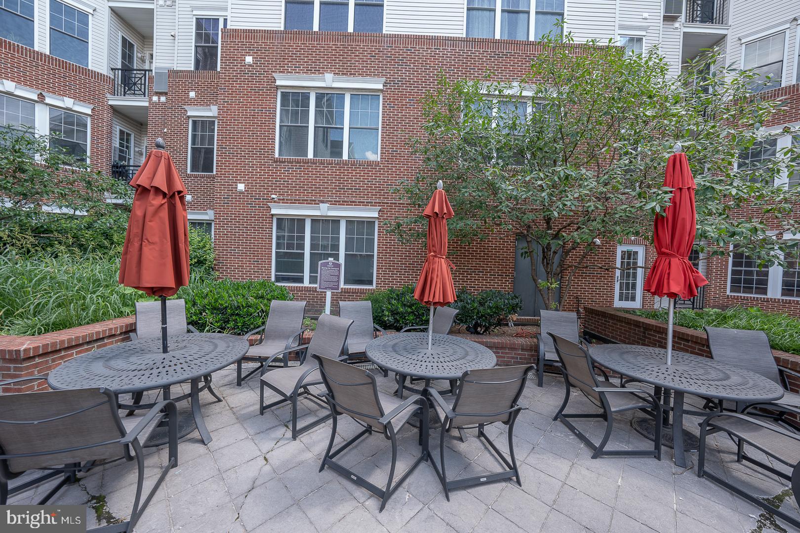 THE GRANDE AT RIVERVIEW - Residential Lease