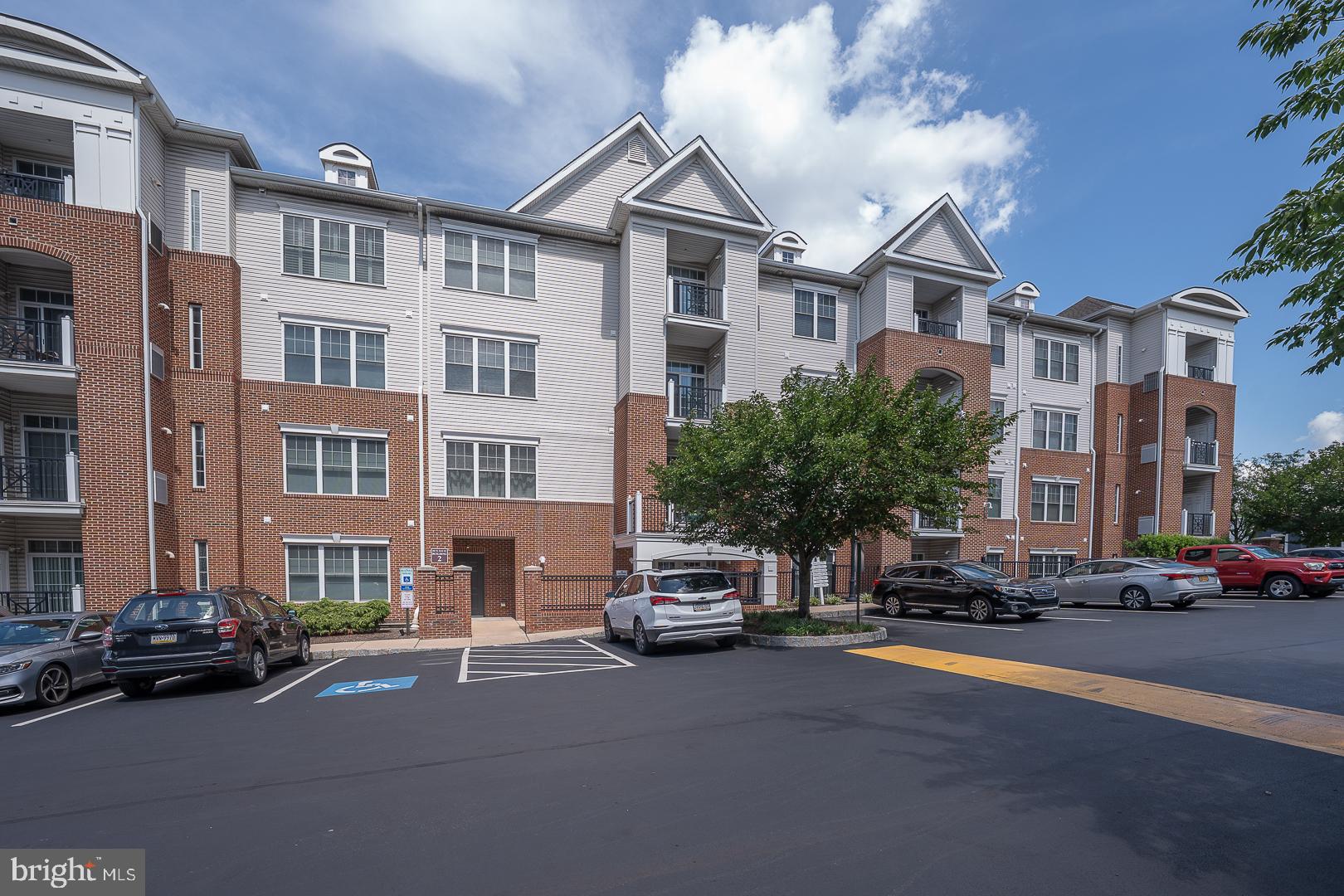 THE GRANDE AT RIVERVIEW - Residential Lease