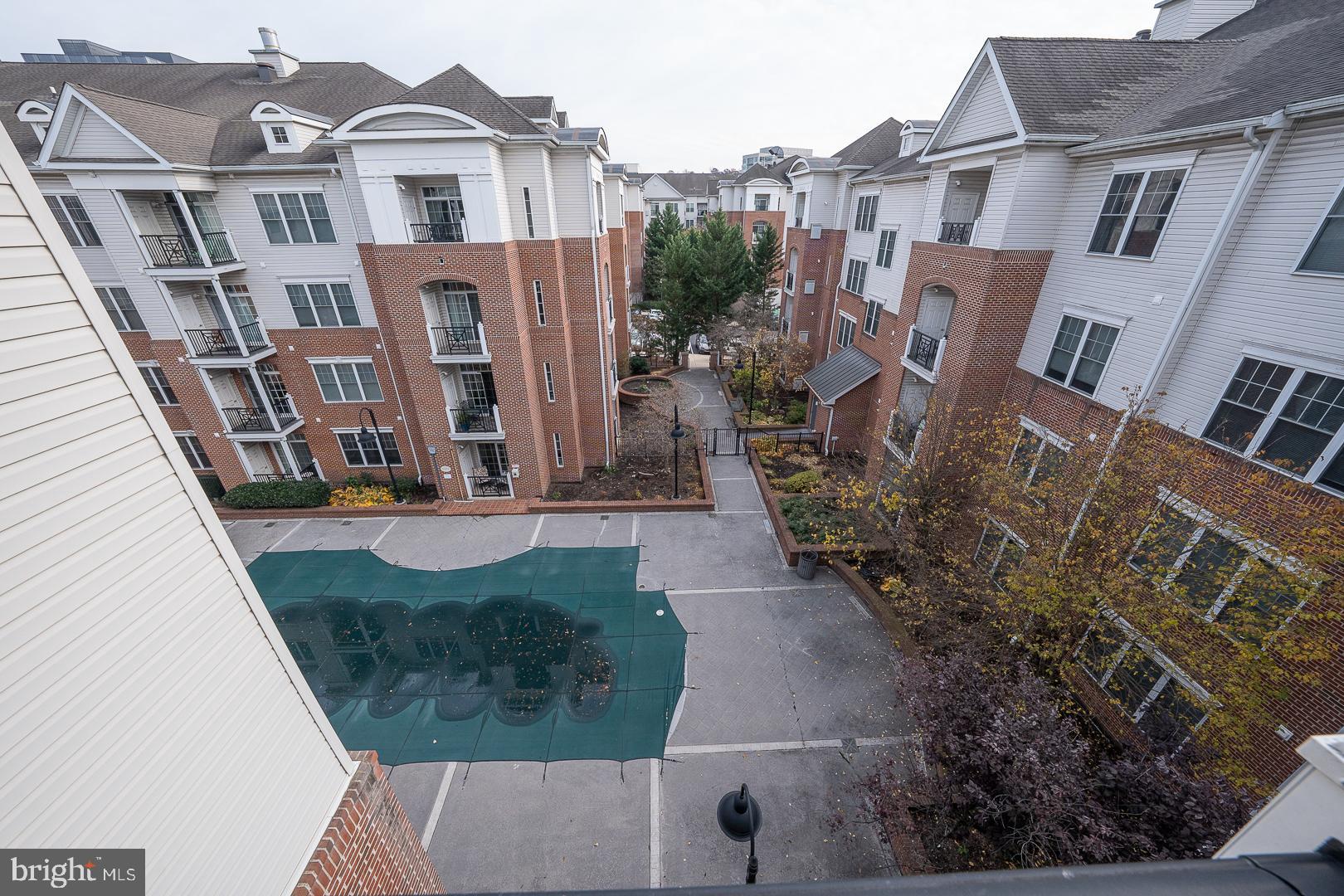 THE GRANDE AT RIVERVIEW - Residential Lease