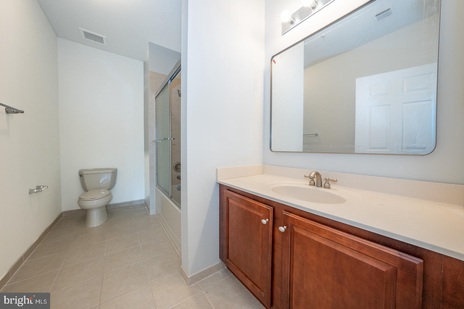 THE GRANDE AT RIVERVIEW - Residential Lease