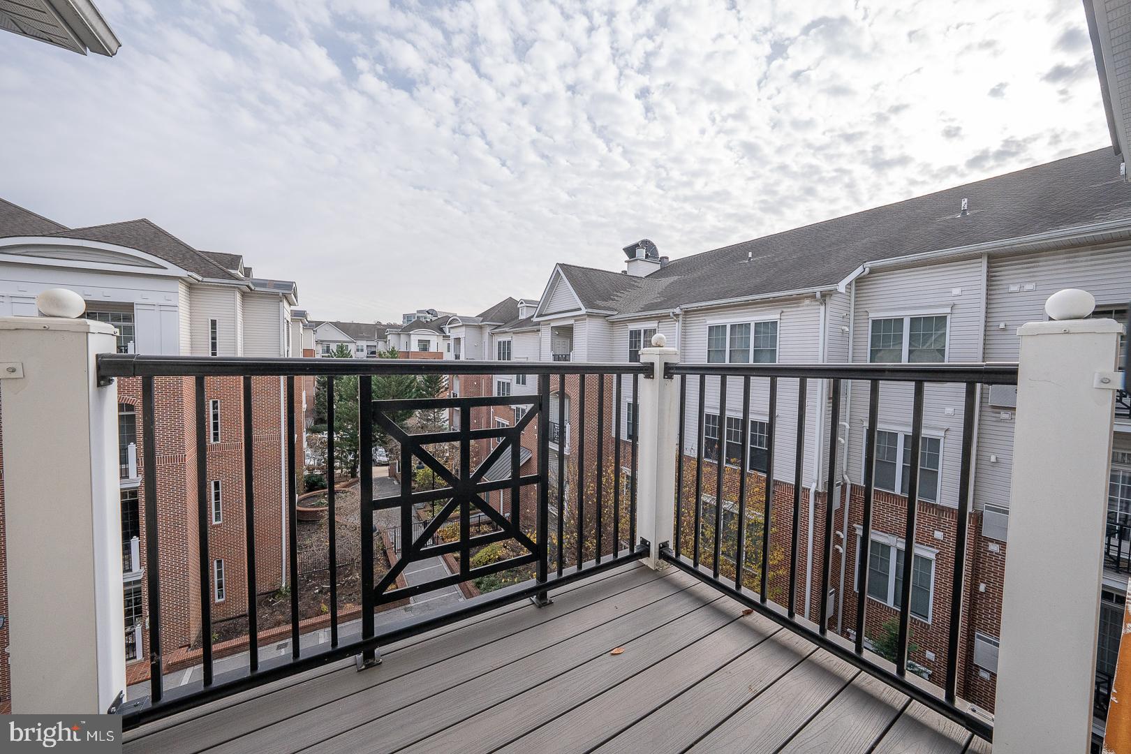 THE GRANDE AT RIVERVIEW - Residential Lease