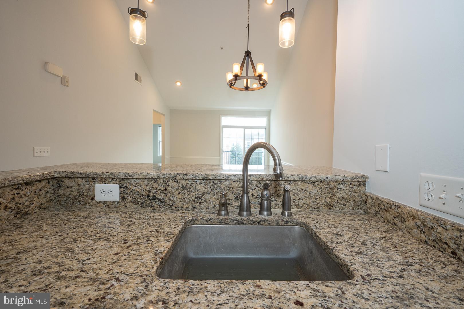 THE GRANDE AT RIVERVIEW - Residential Lease