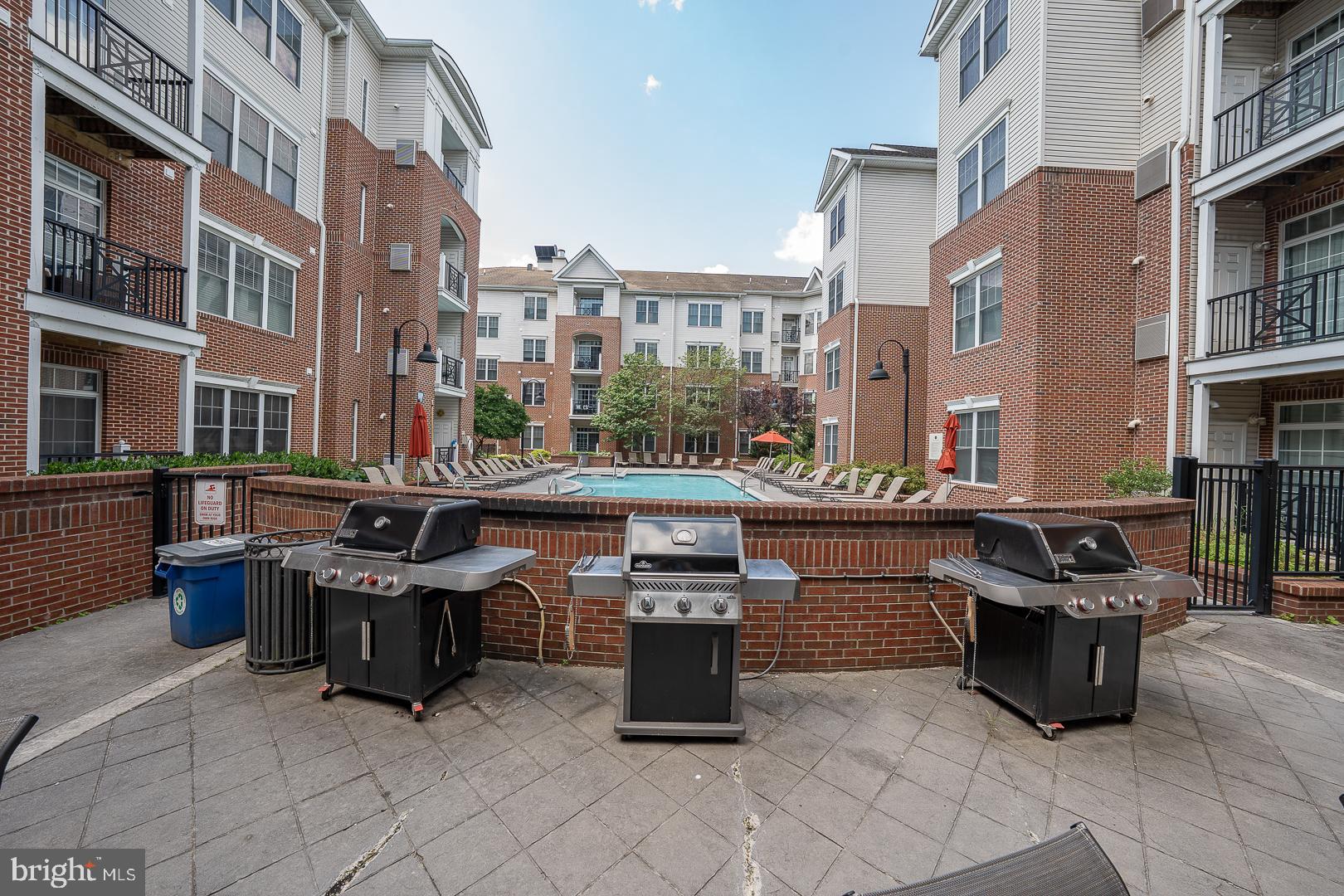 THE GRANDE AT RIVERVIEW - Residential Lease