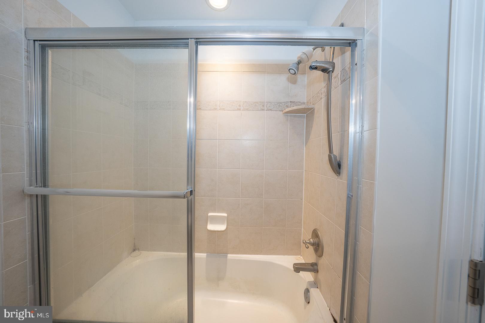 THE GRANDE AT RIVERVIEW - Residential Lease