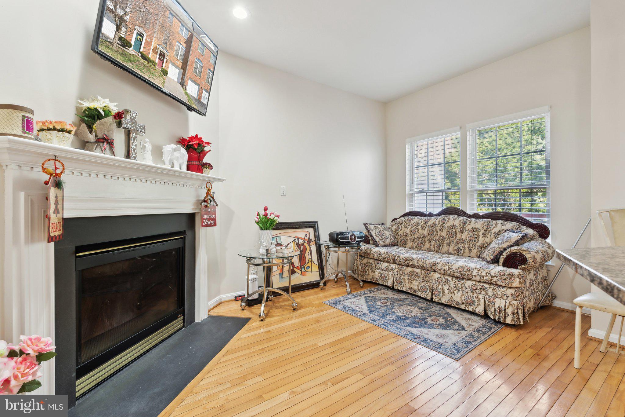 CROFTON MANOR - Residential