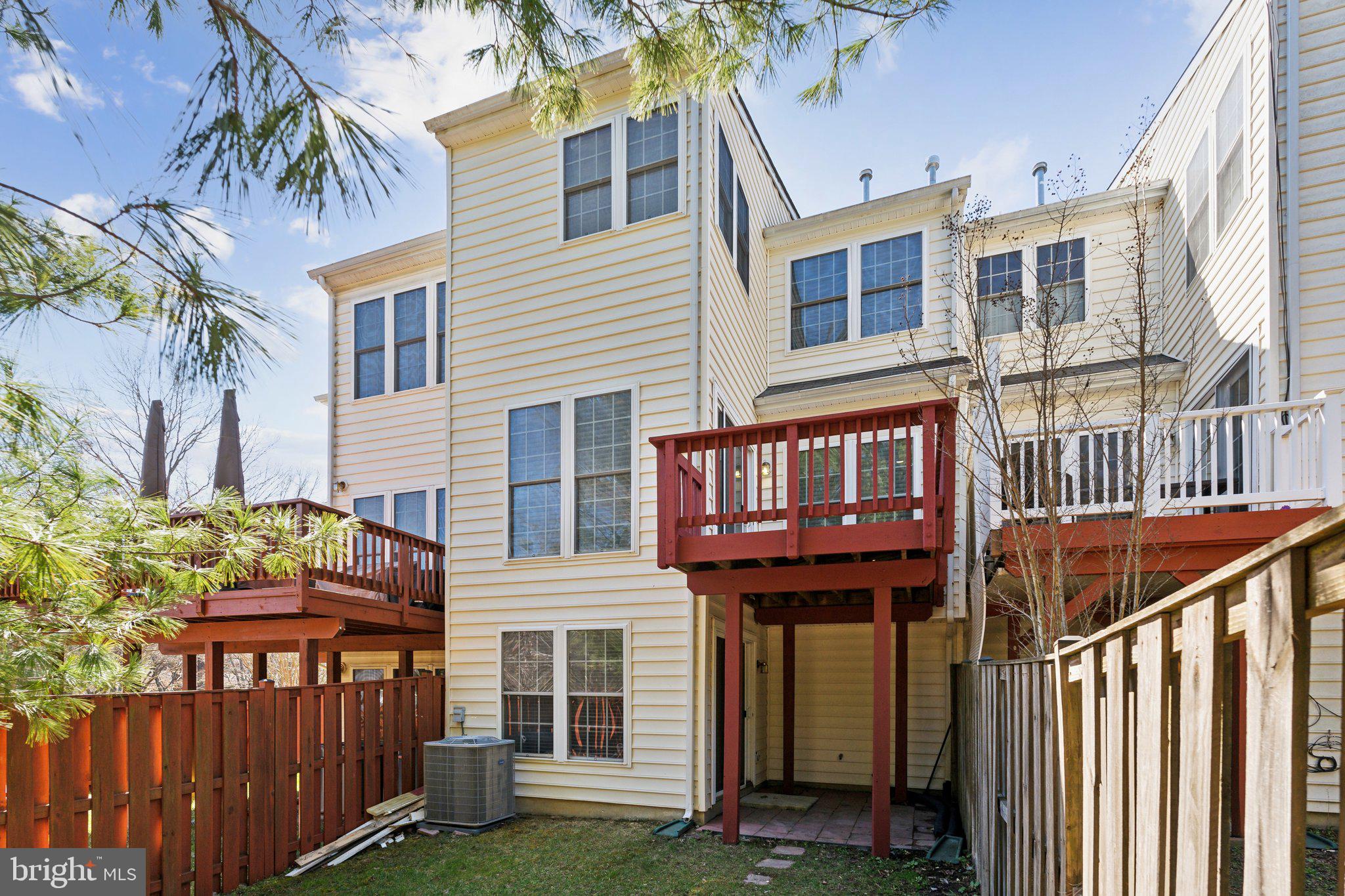 CROFTON MANOR - Residential