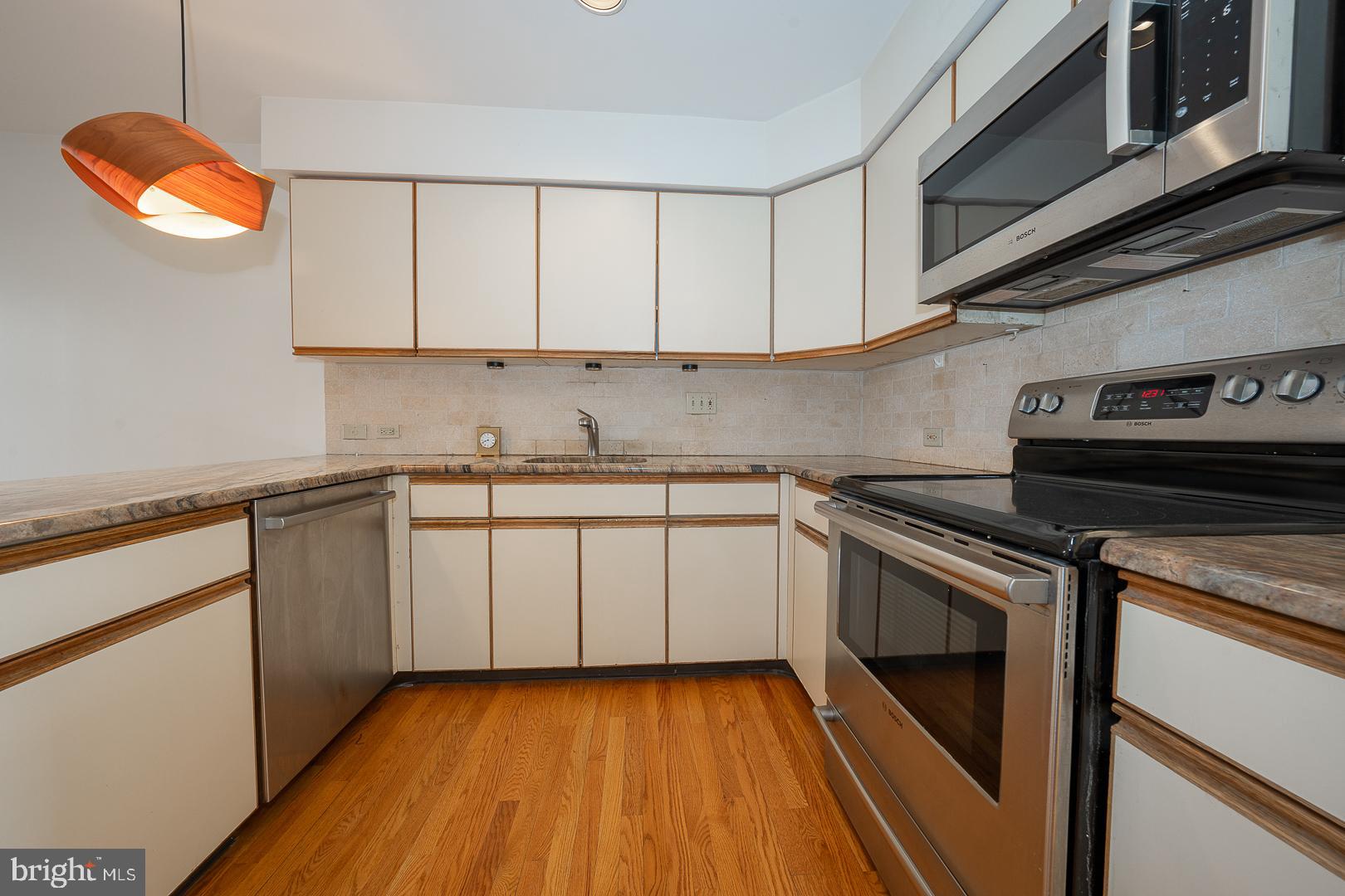 138 MONTROSE AVENUE #41