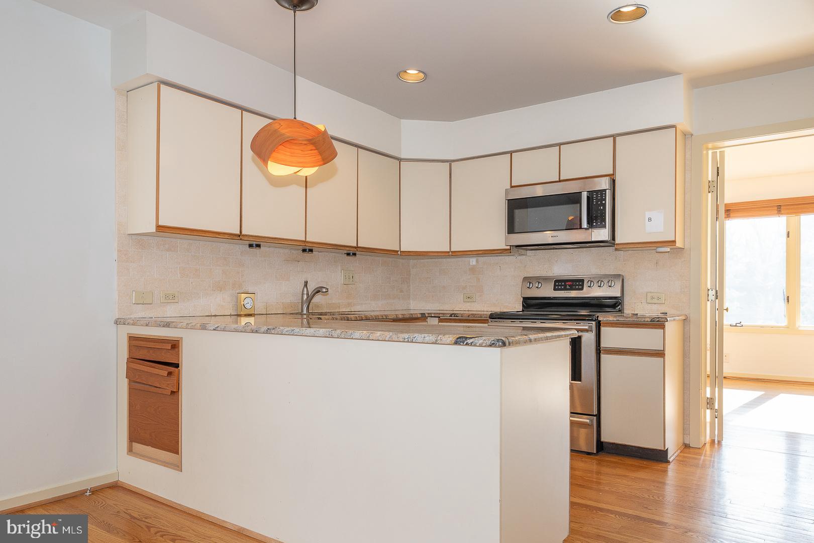 138 MONTROSE AVENUE #41