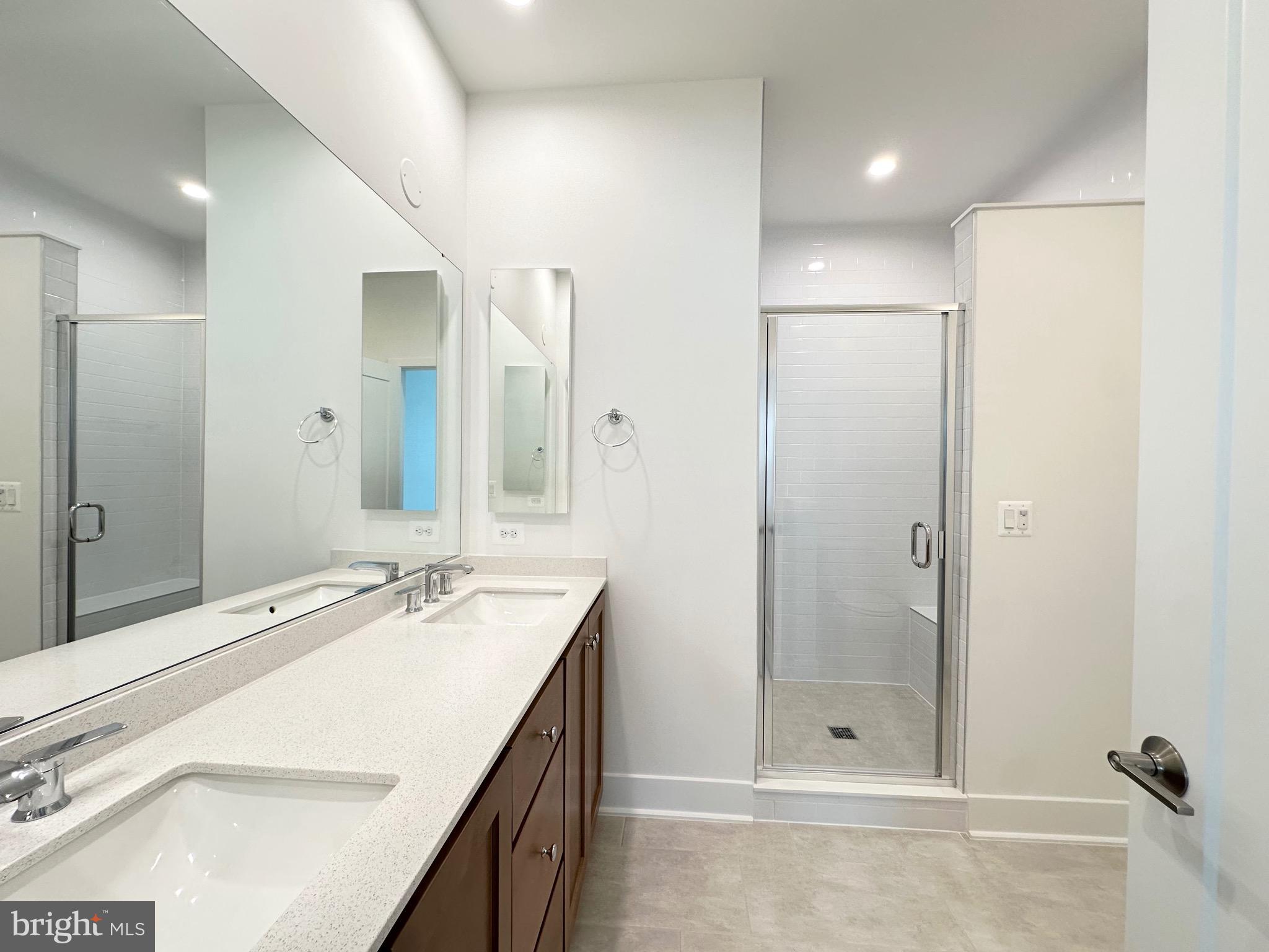 TYSONS RIDGE - Residential Lease