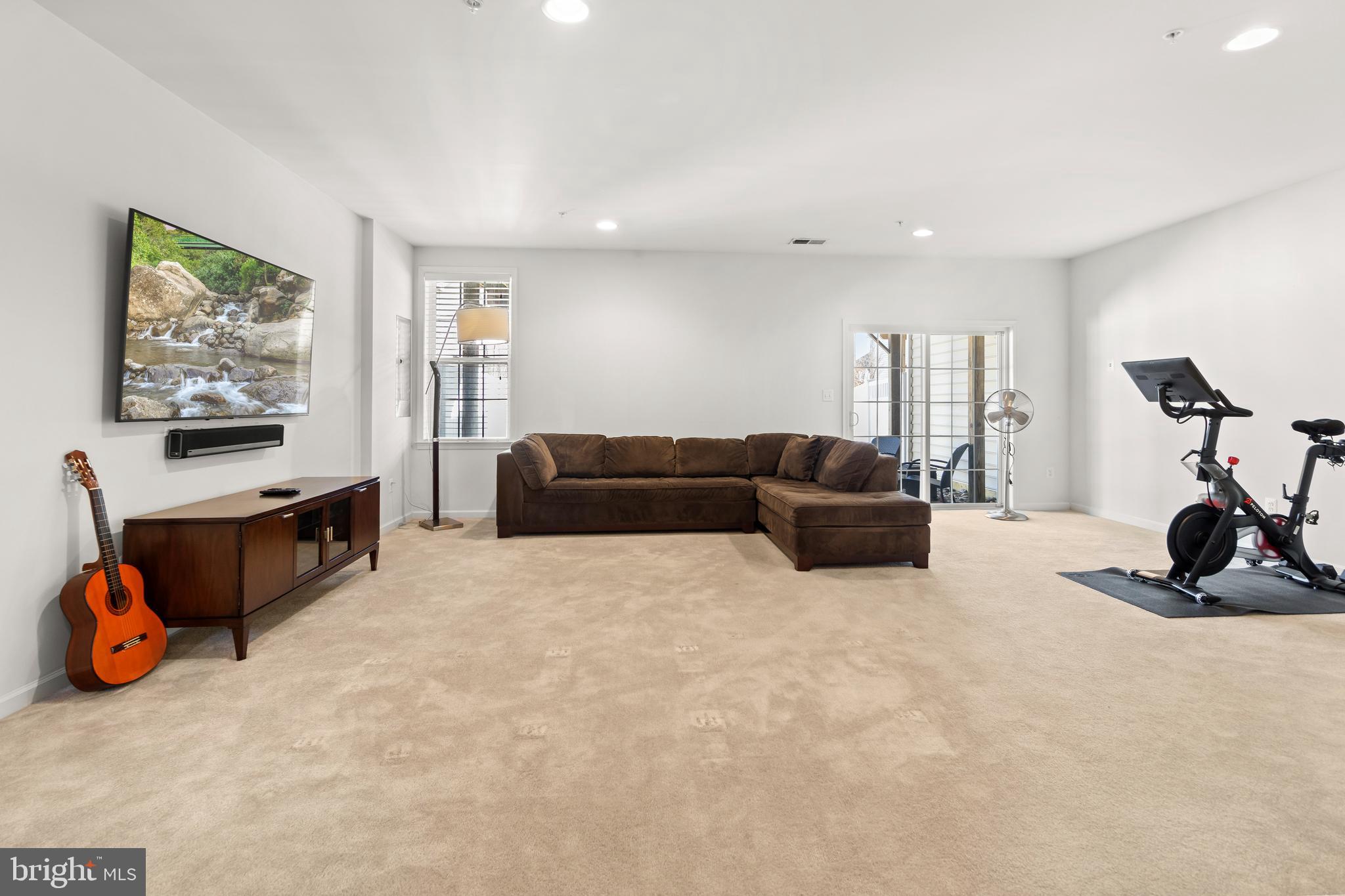 MARLBORO RIDGE - Residential