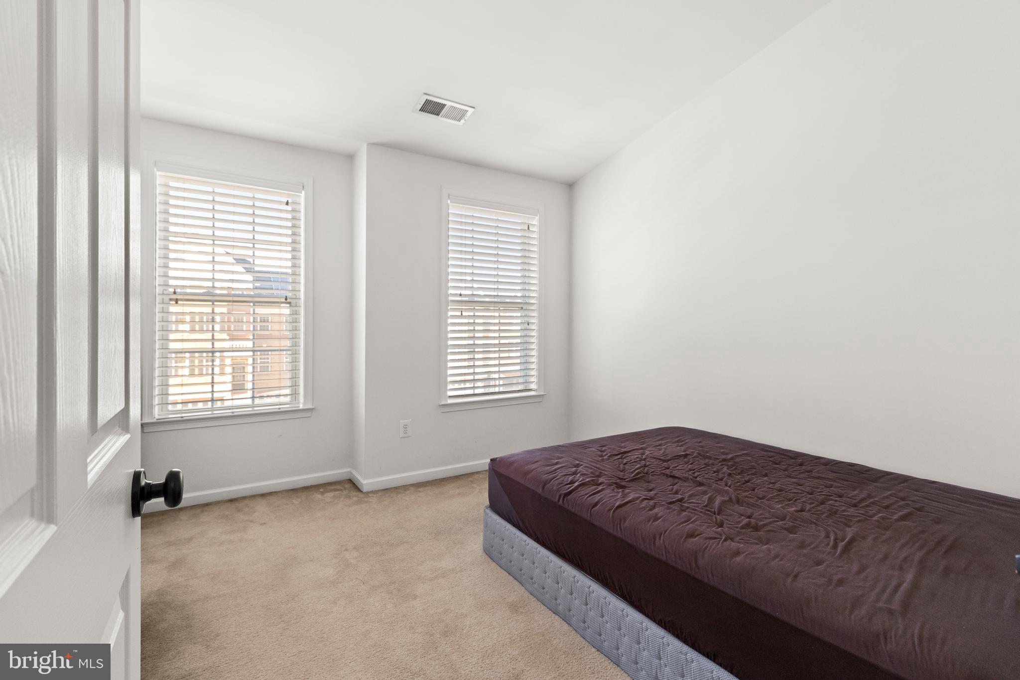 MARLBORO RIDGE - Residential