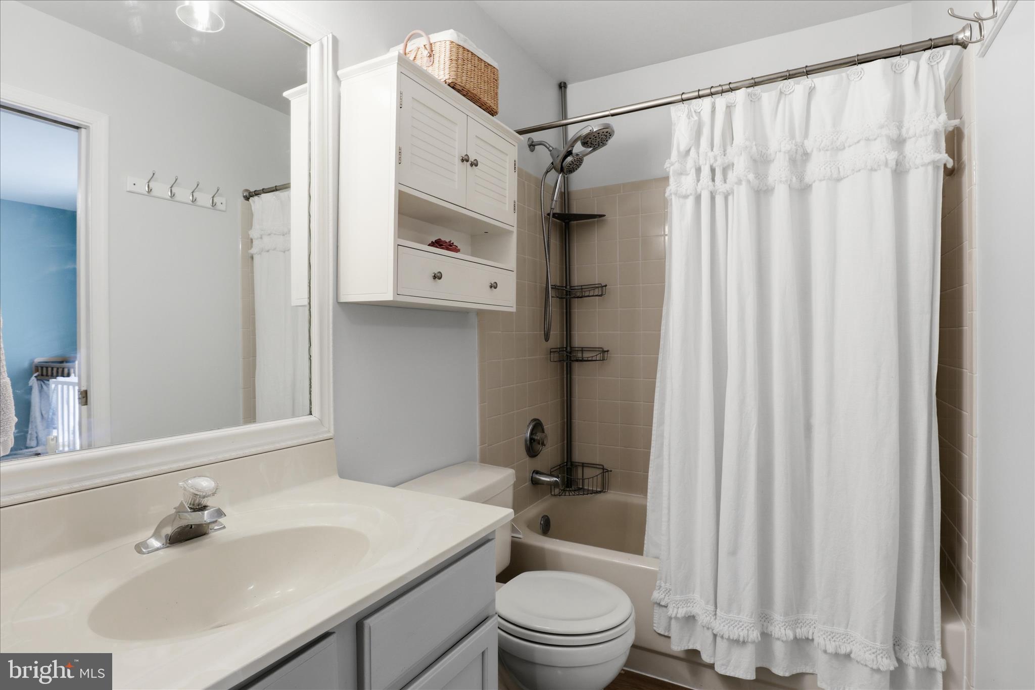 SOUTH OAKS - Residential