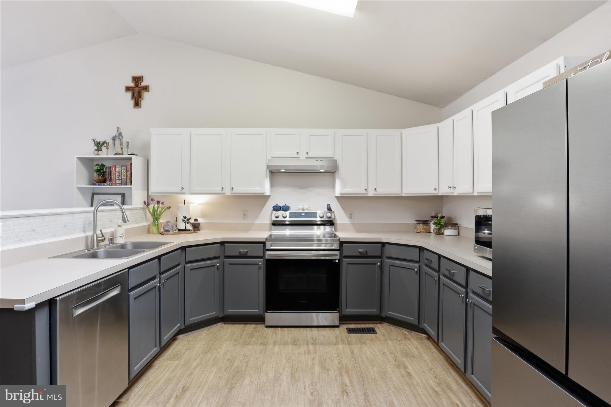 SOUTH OAKS - Residential