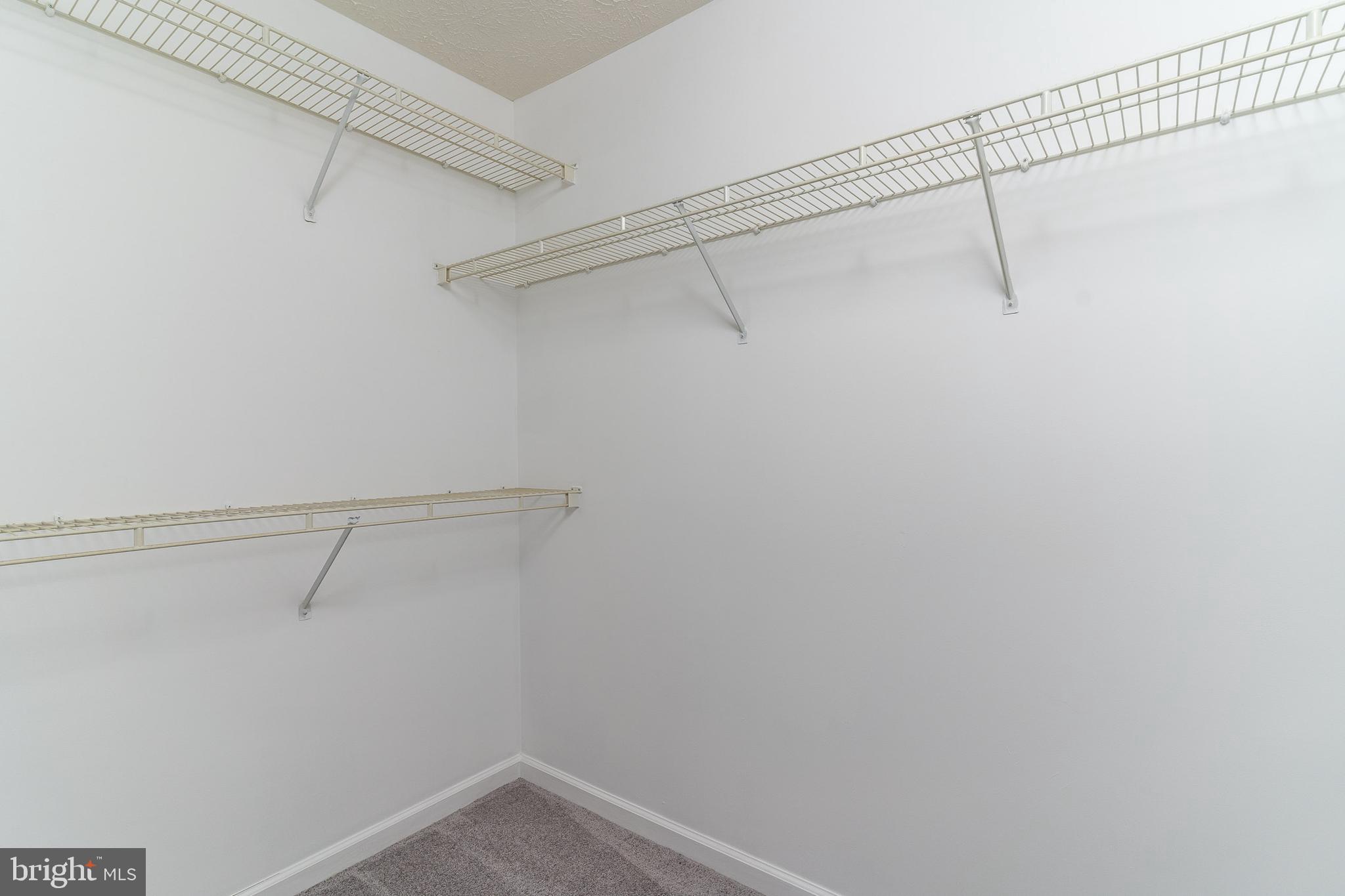 CHESTNUT GABLE - Residential