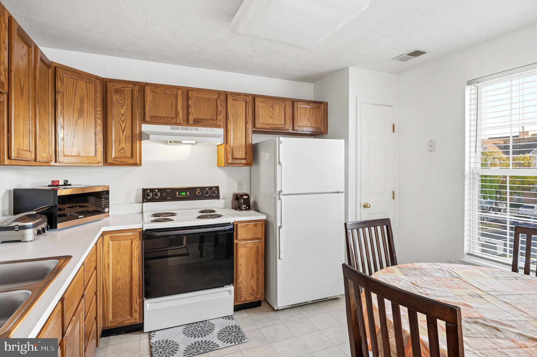 CHESTNUT GABLE - Residential