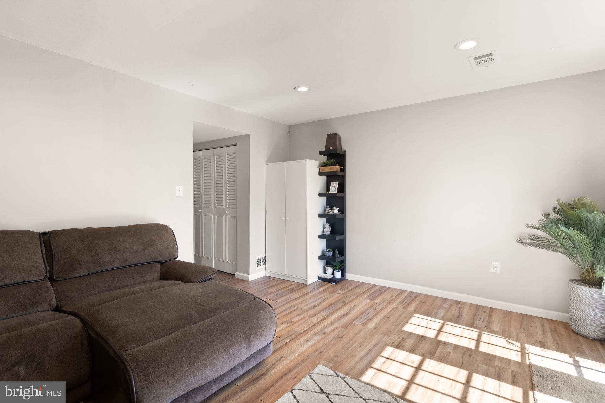 DALE CITY - Residential