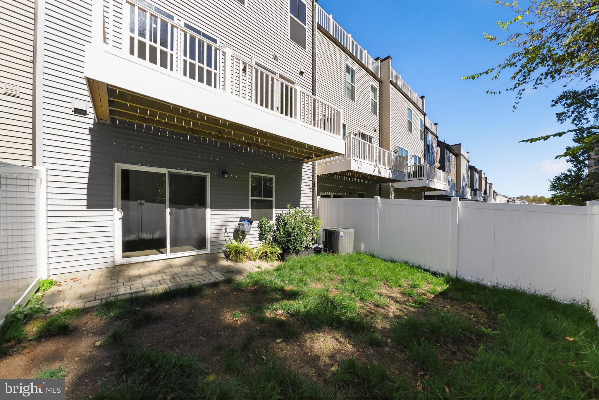 GATEWAY WEST - Residential Lease