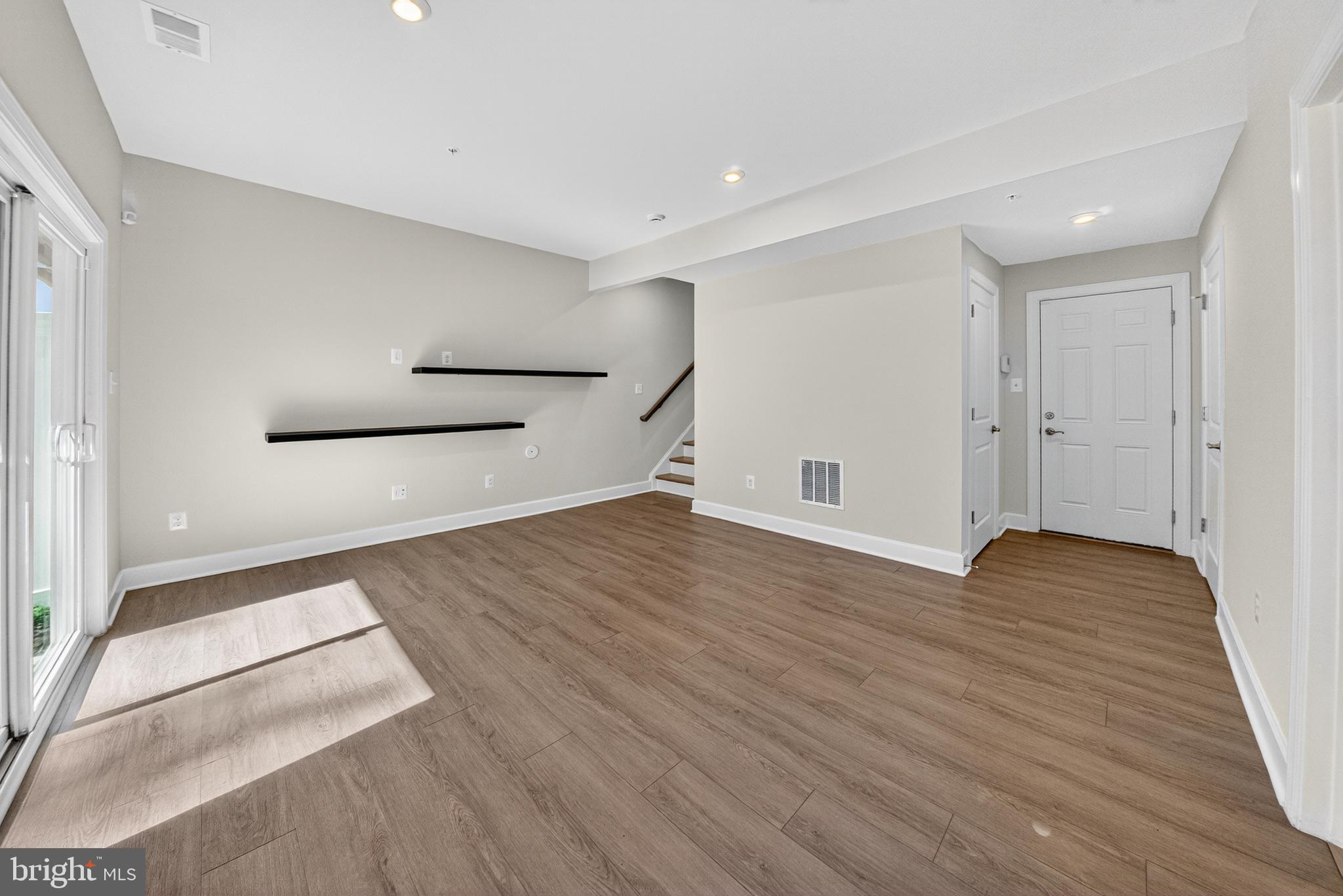 GATEWAY WEST - Residential Lease