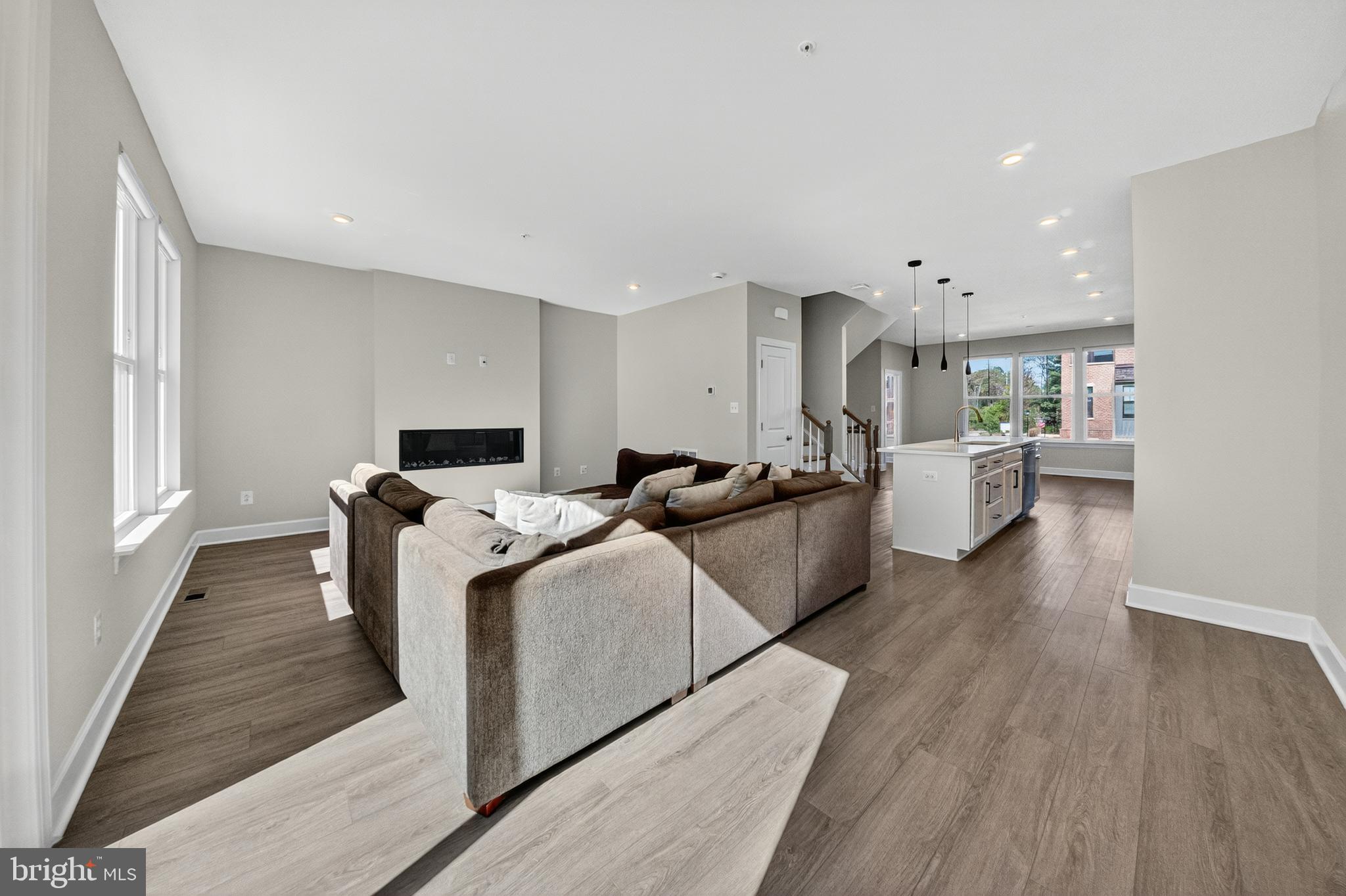 GATEWAY WEST - Residential Lease