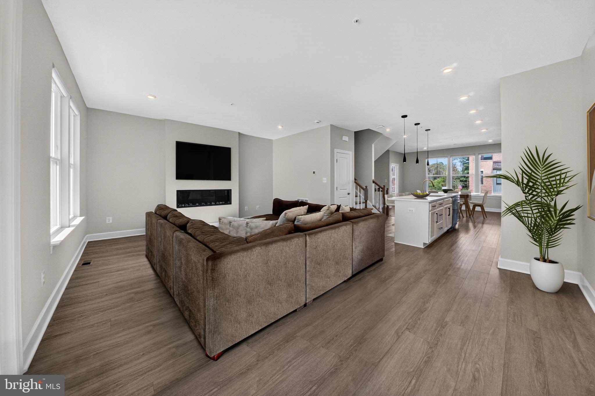 GATEWAY WEST - Residential Lease